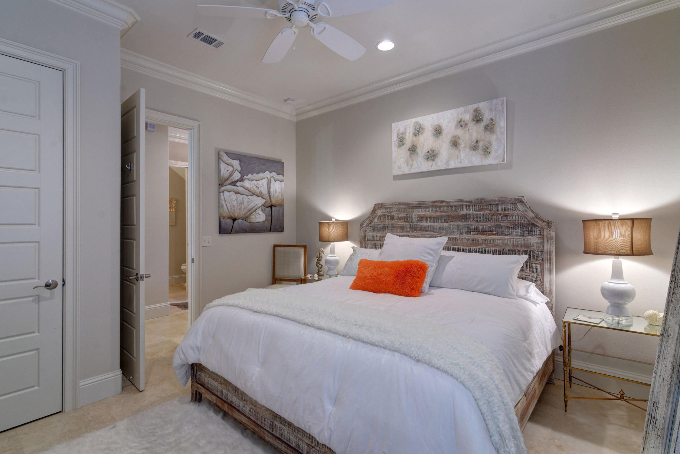 VILLA LAGO - Residential