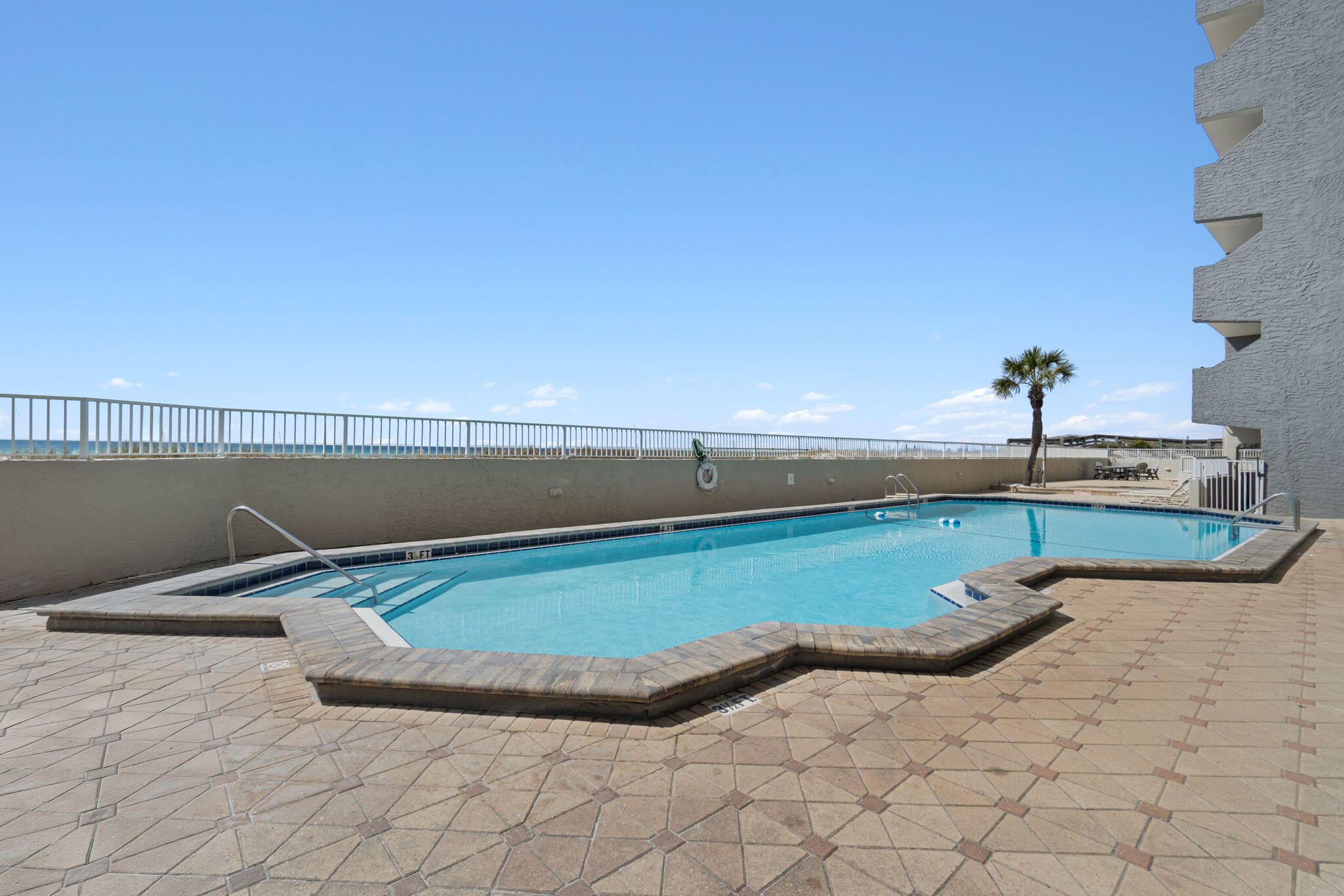 ISLAND ECHO CONDO - Residential