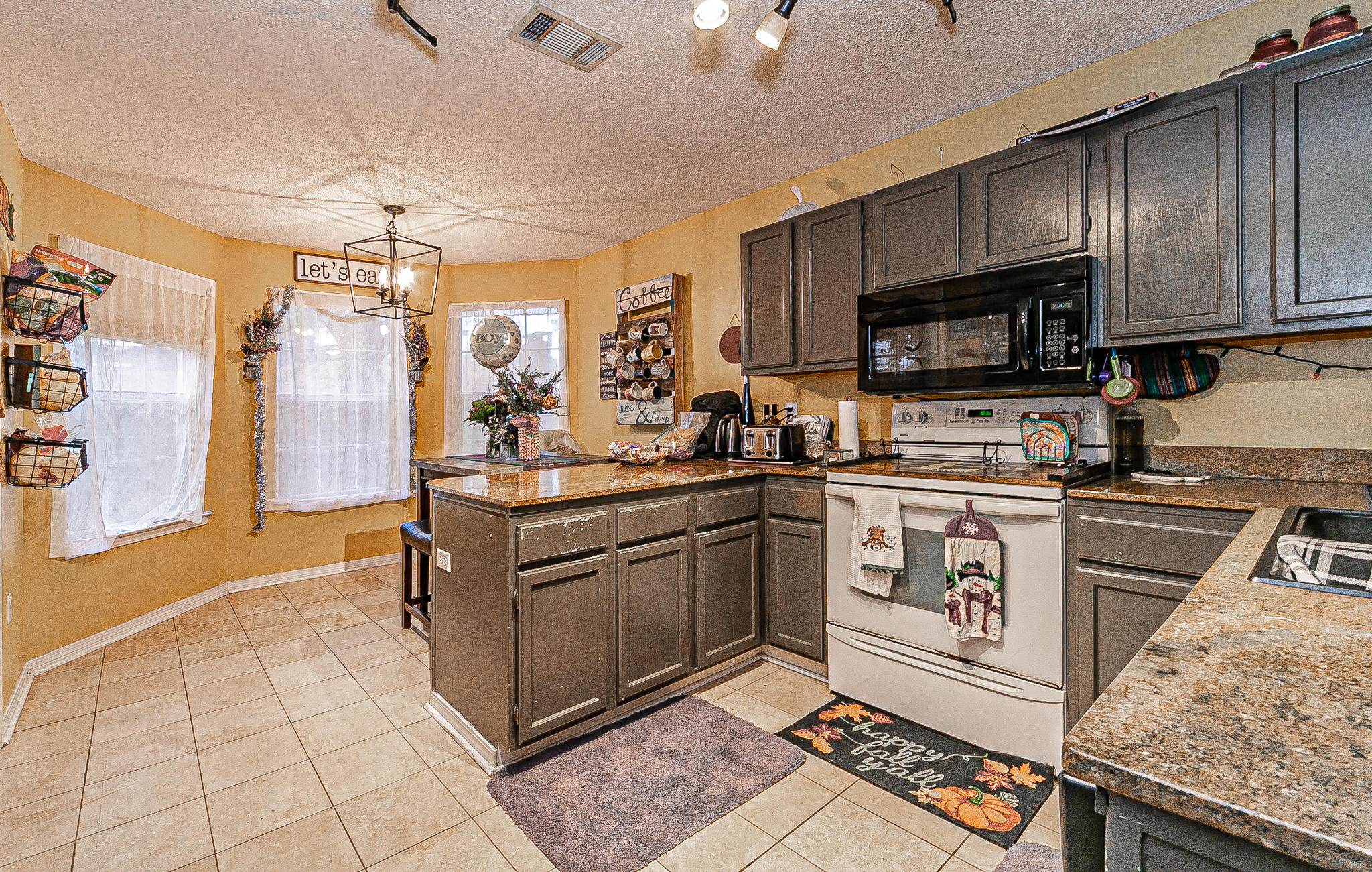 ROANOKE VILLAGE S/D - Residential