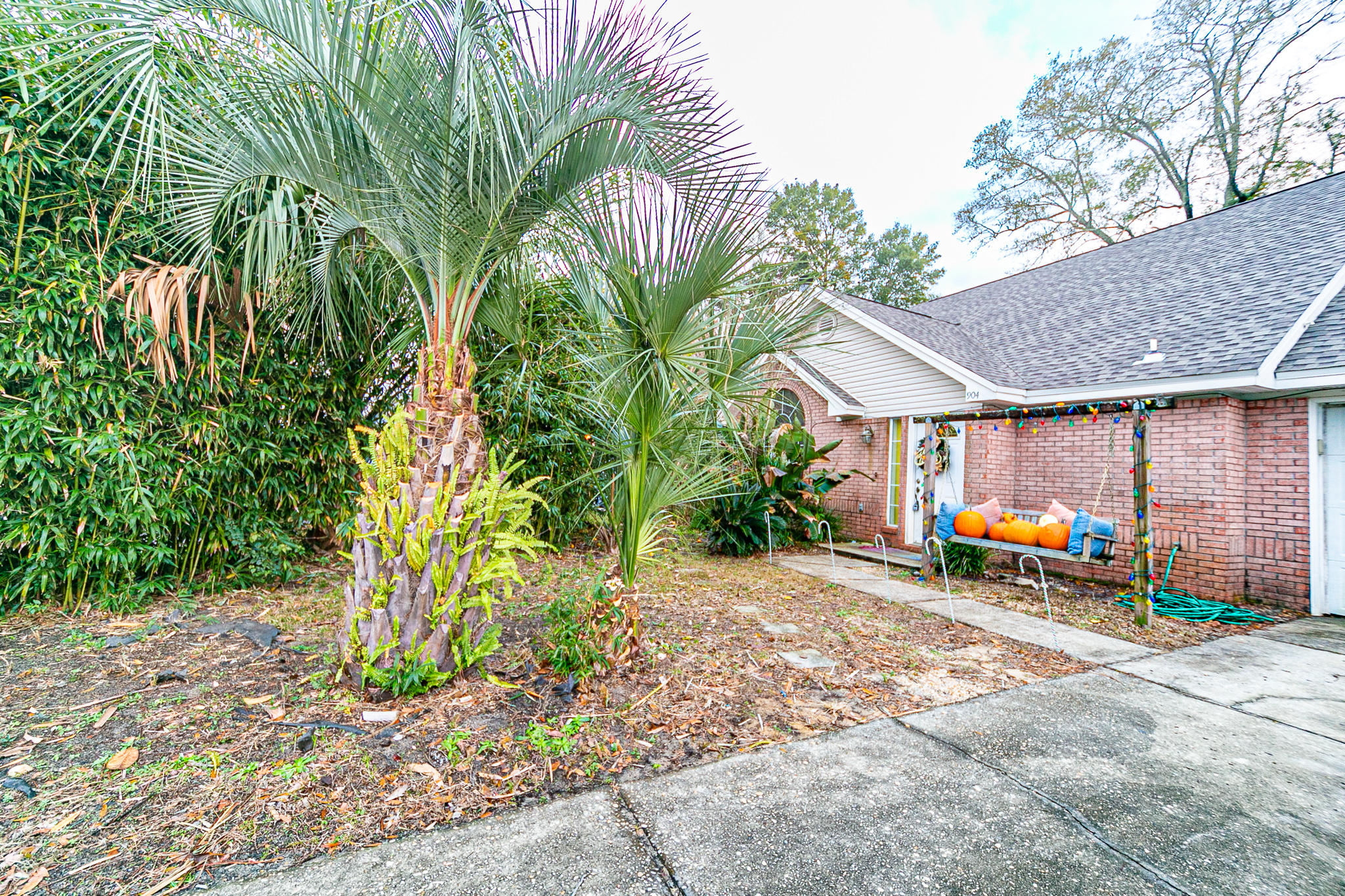 ROANOKE VILLAGE S/D - Residential