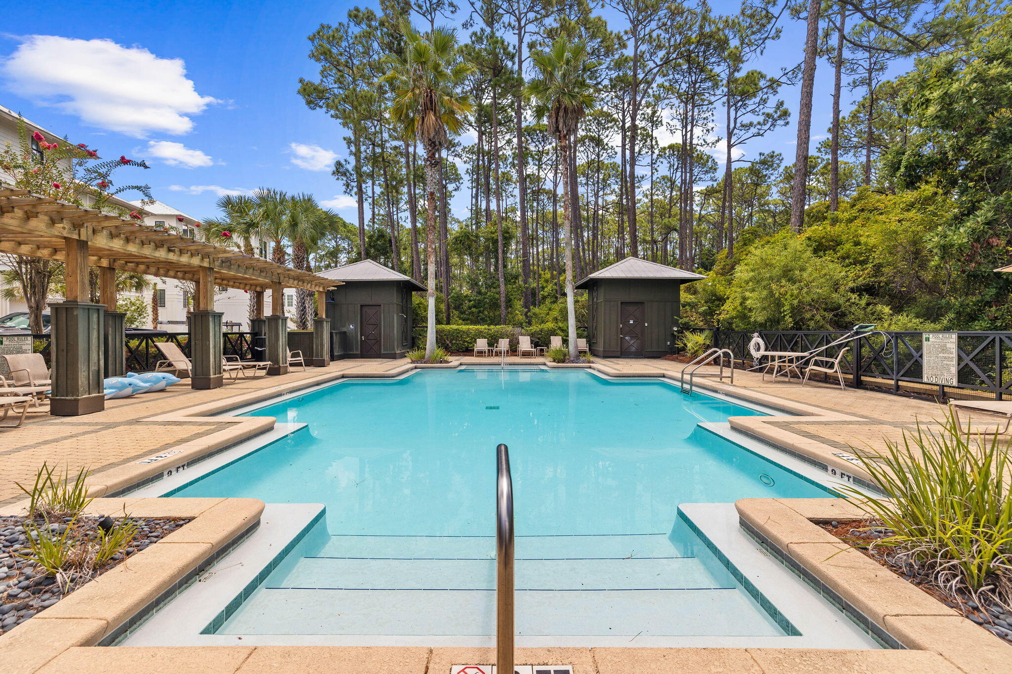 TREETOP VILLAGE - Residential