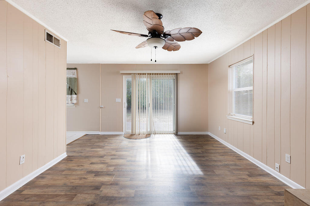 TWIN OAKS - Residential