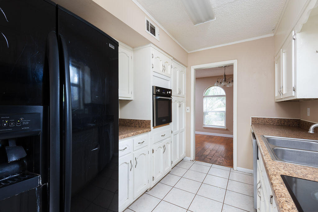 TWIN OAKS - Residential