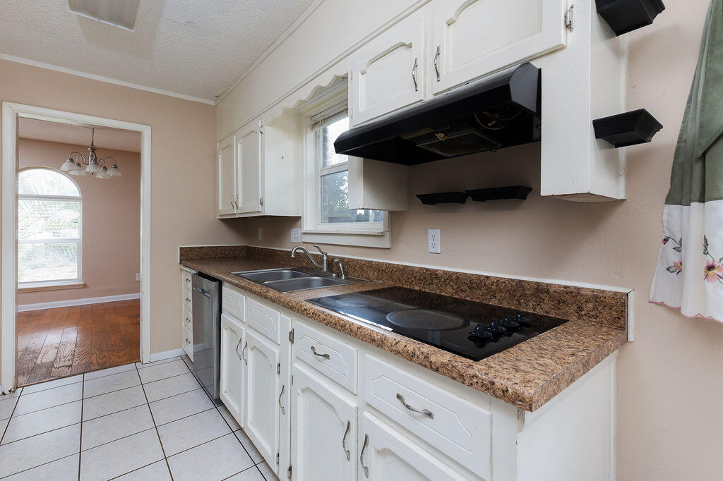 TWIN OAKS - Residential