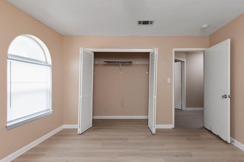 TWIN OAKS - Residential