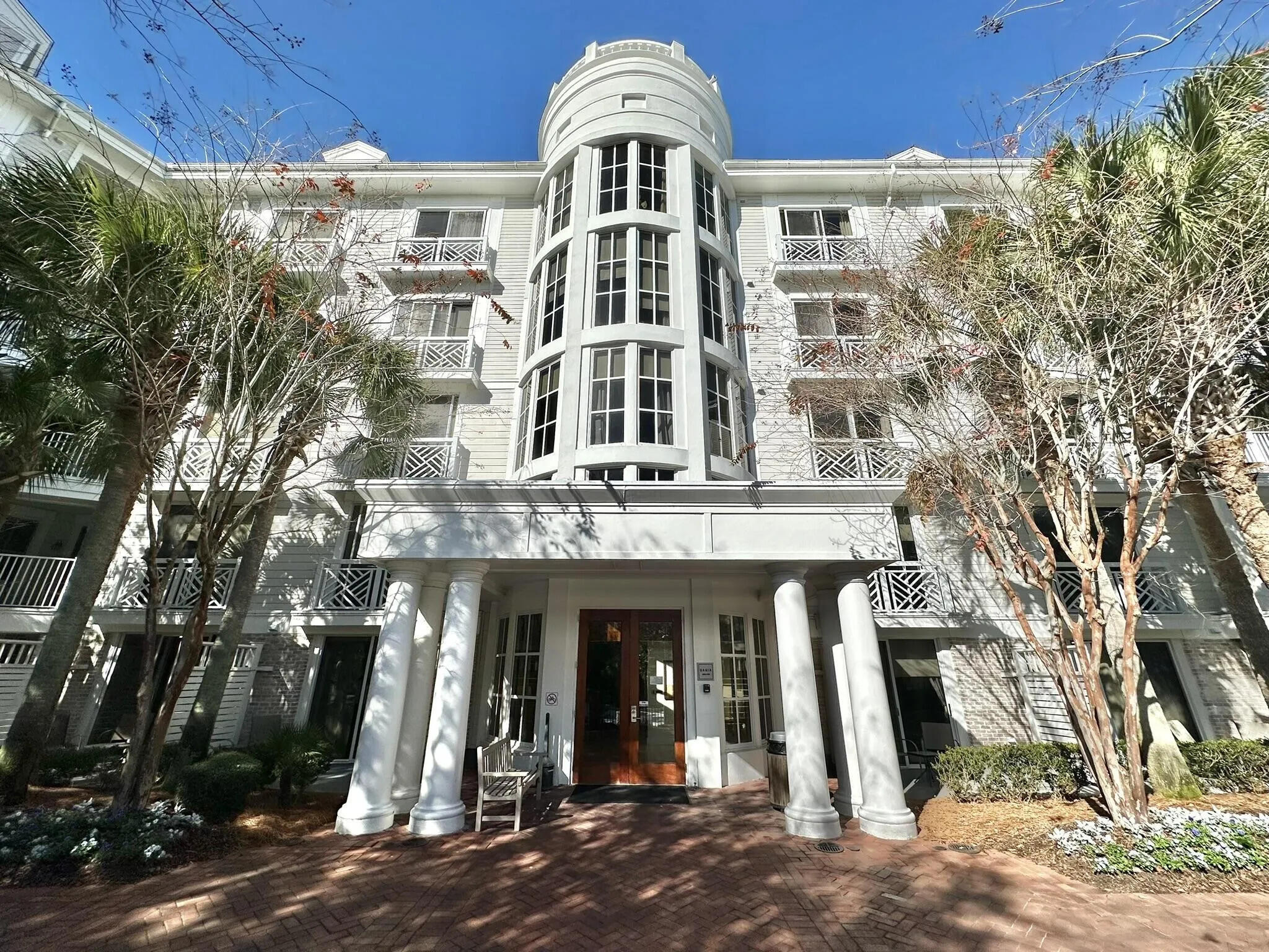 BAHIA CONDO - Residential