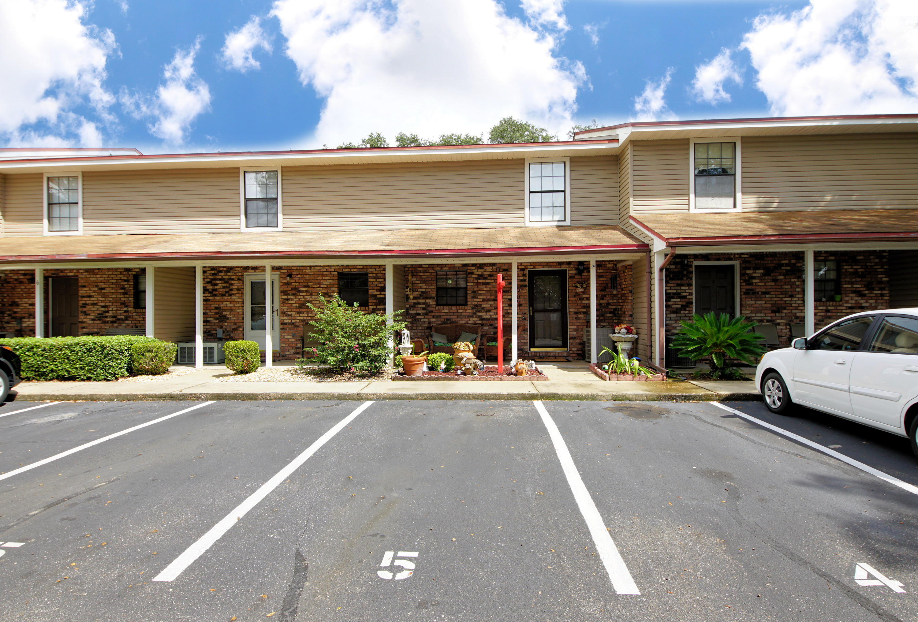 GARDEN VILLAS PH 1 - Residential