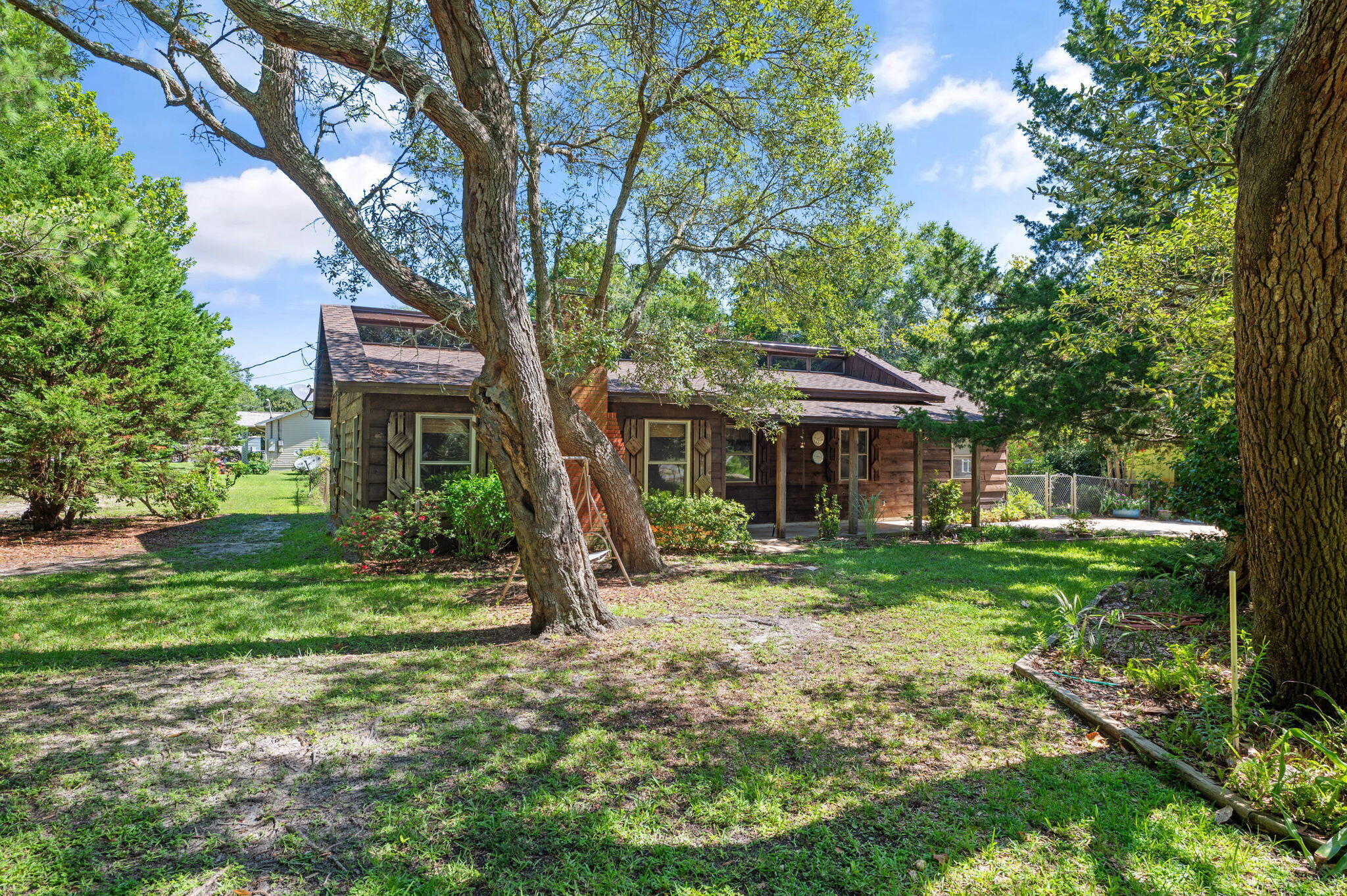 CHEROKEE ACRES - Residential