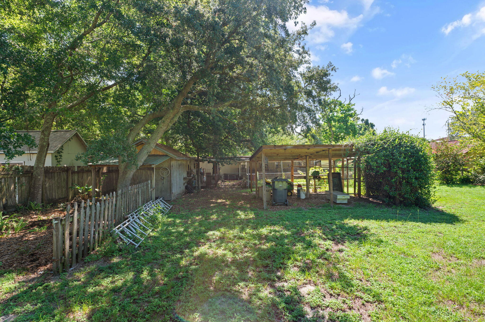 CHEROKEE ACRES - Residential