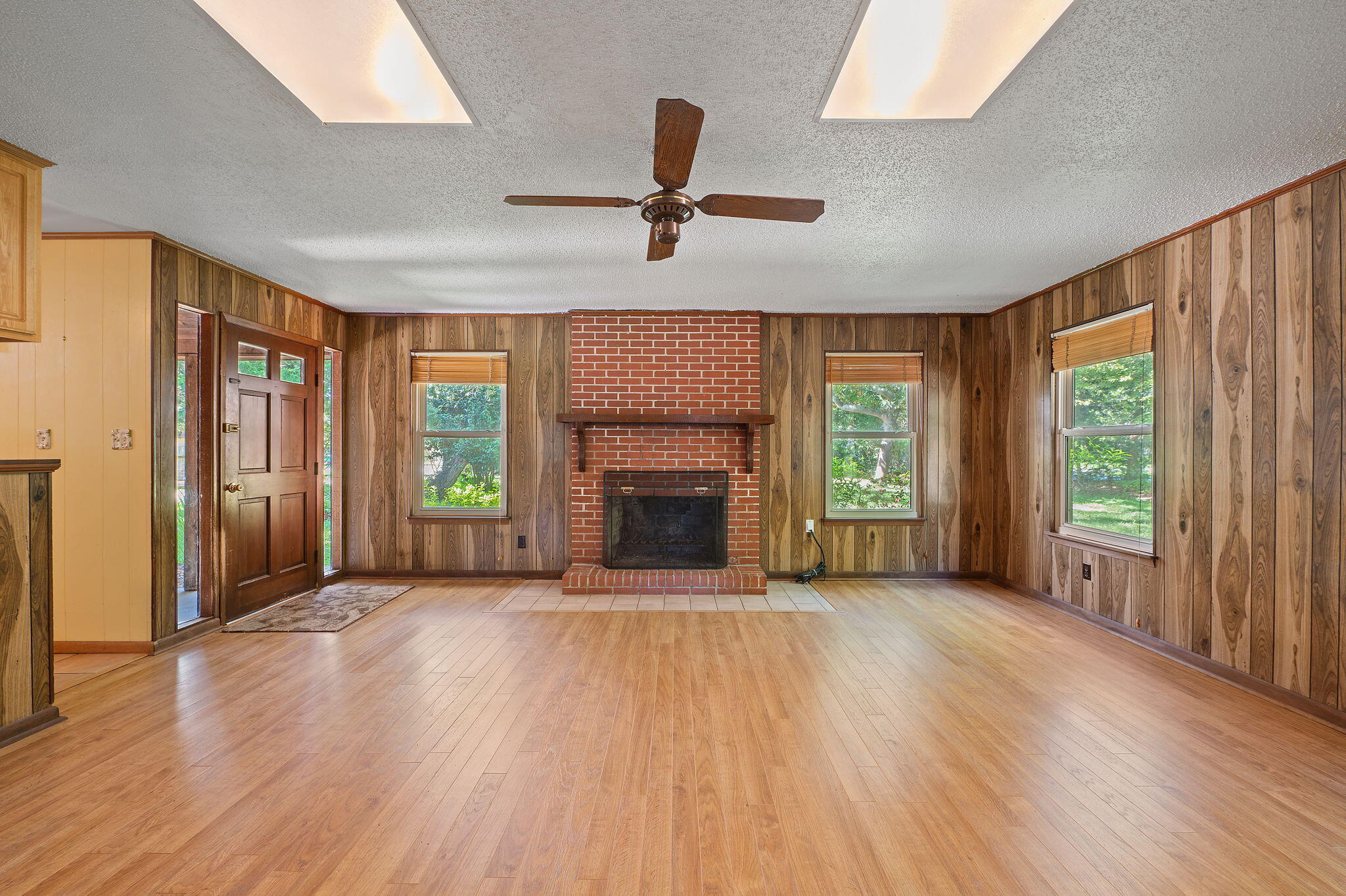 CHEROKEE ACRES - Residential