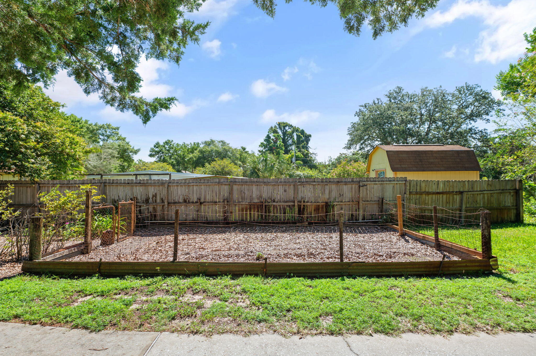 CHEROKEE ACRES - Residential