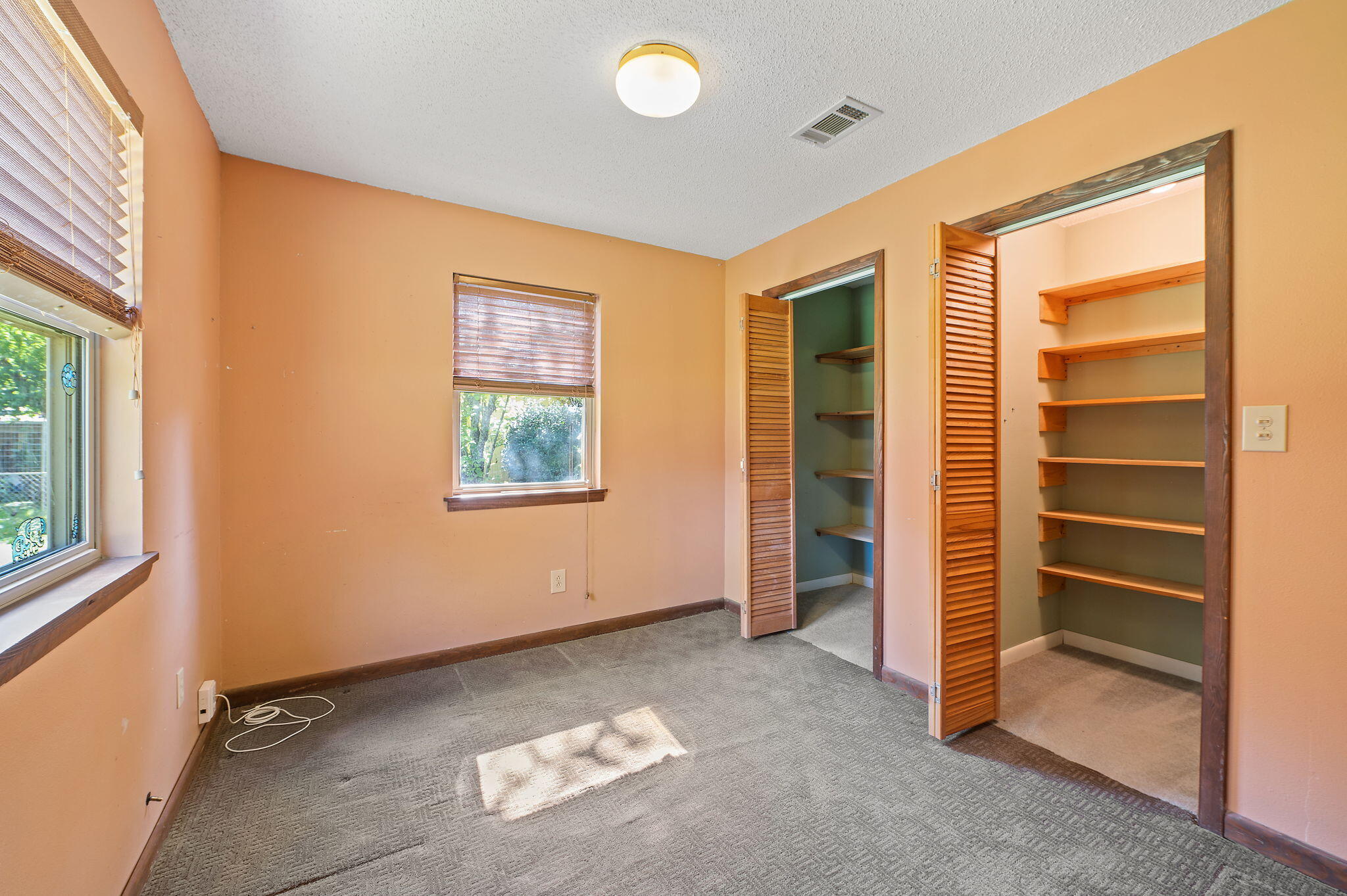 CHEROKEE ACRES - Residential