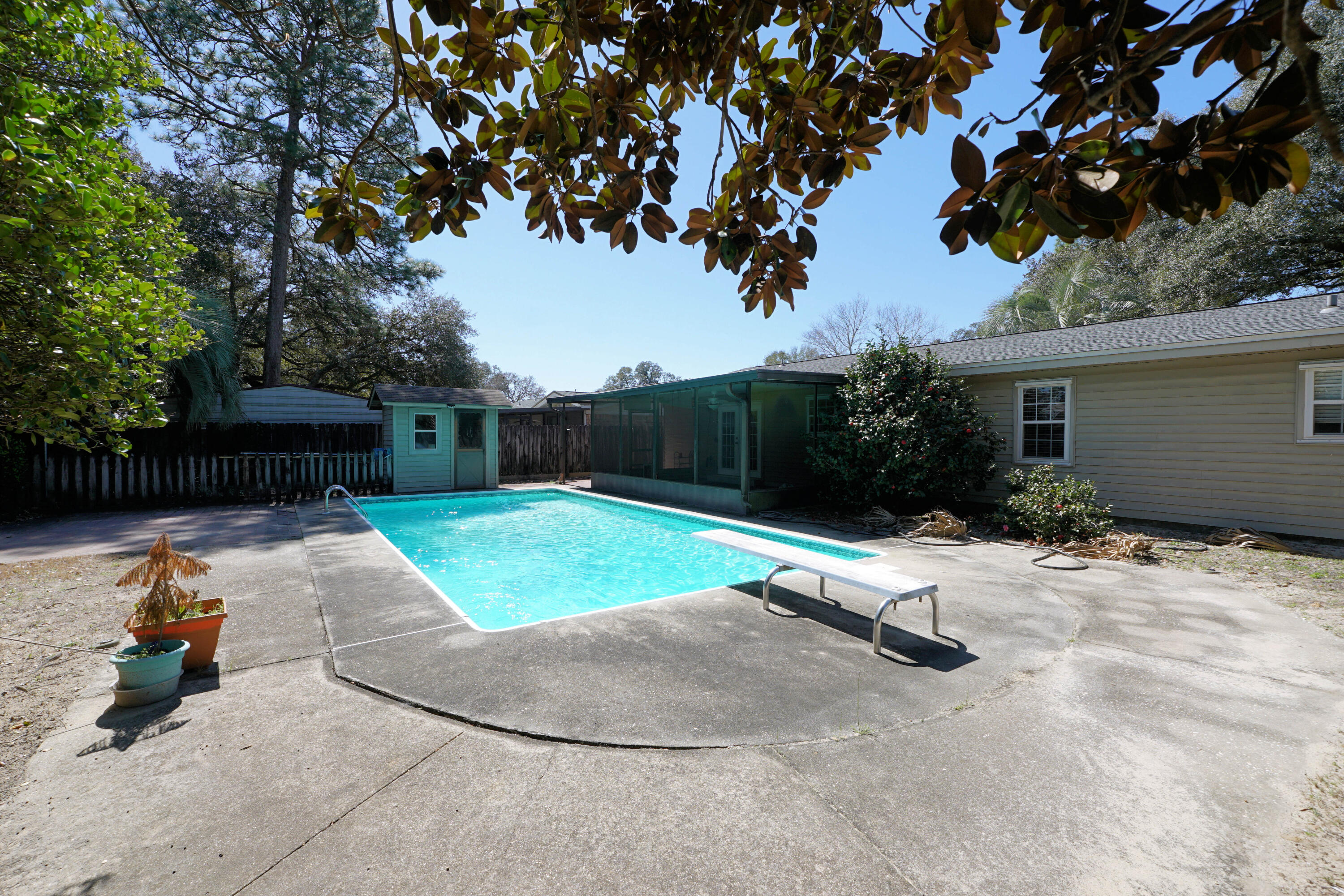 SHERWOOD FOREST LOT 36 - Residential