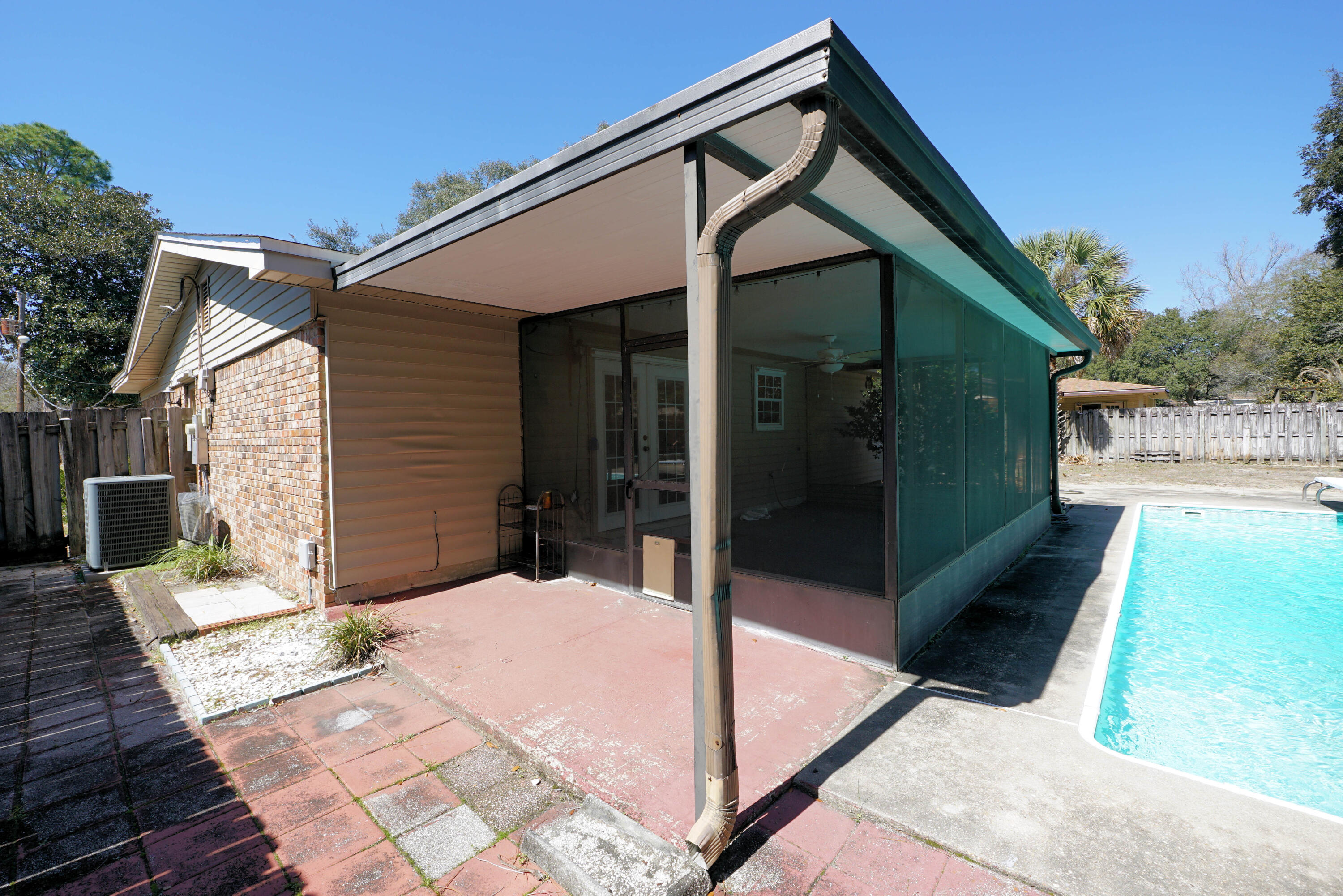 SHERWOOD FOREST LOT 36 - Residential