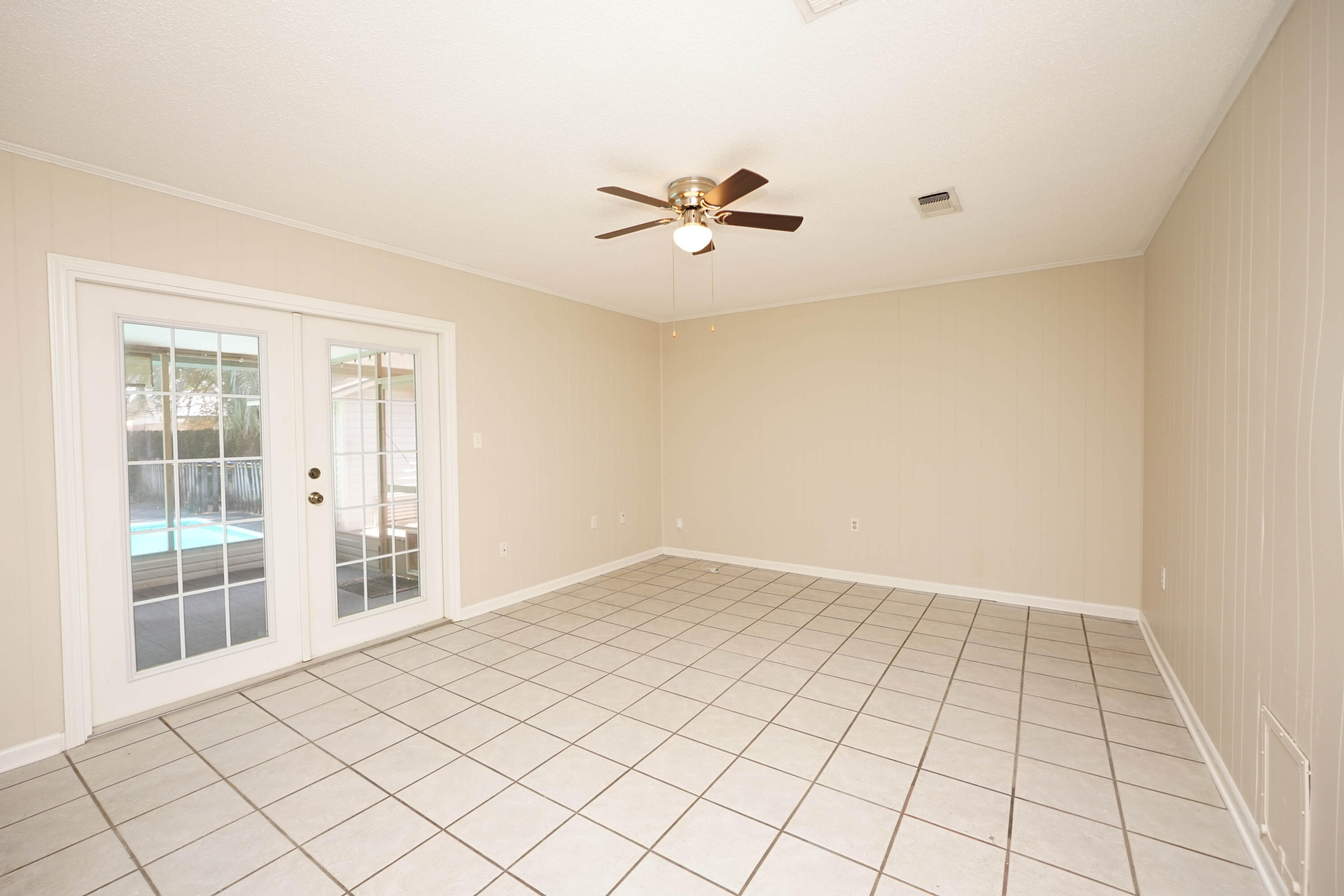 SHERWOOD FOREST LOT 36 - Residential