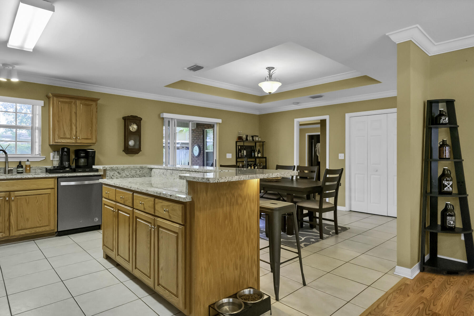 LAKESIDE VILLAGE - Residential Lease