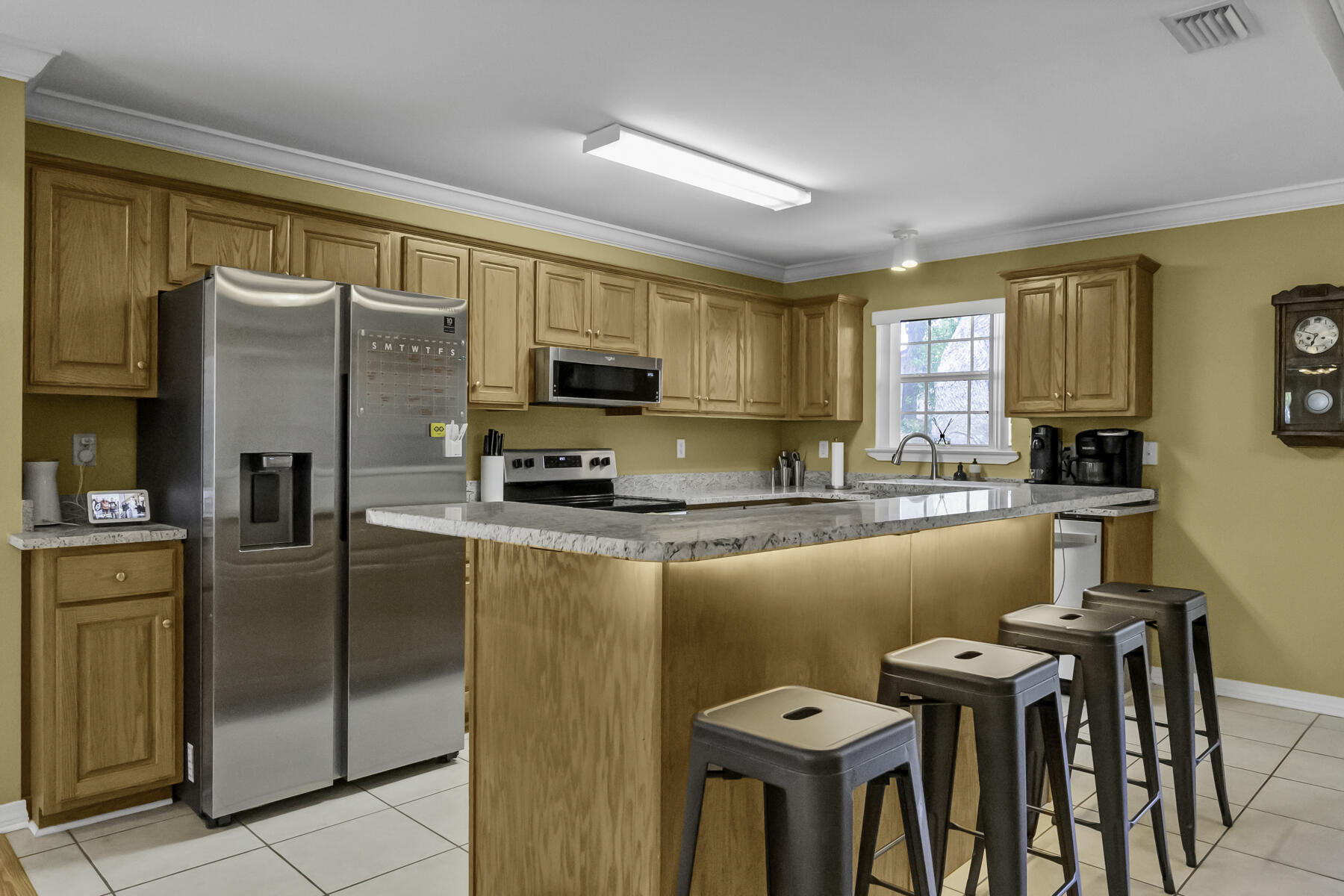 LAKESIDE VILLAGE - Residential Lease