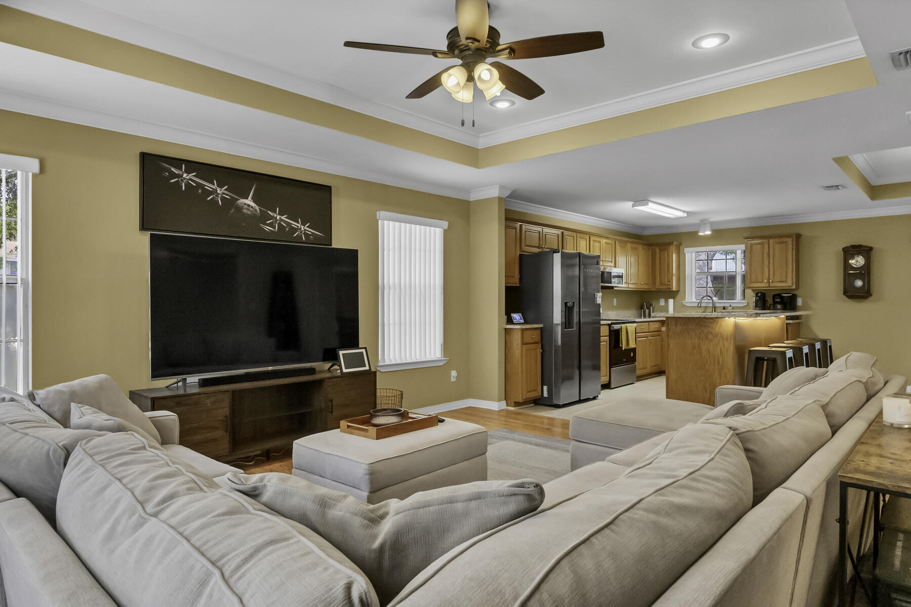 LAKESIDE VILLAGE - Residential Lease