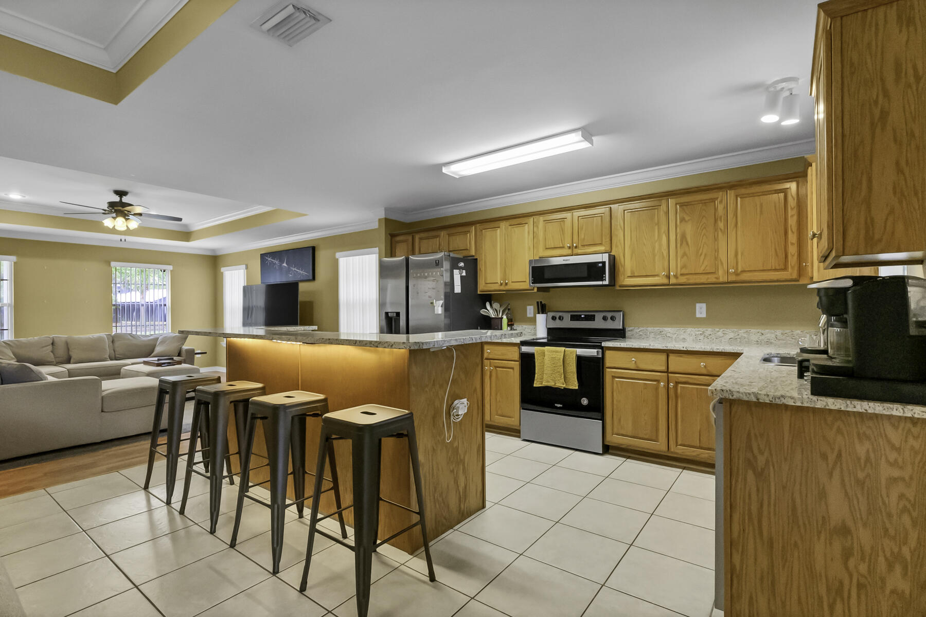 LAKESIDE VILLAGE - Residential Lease