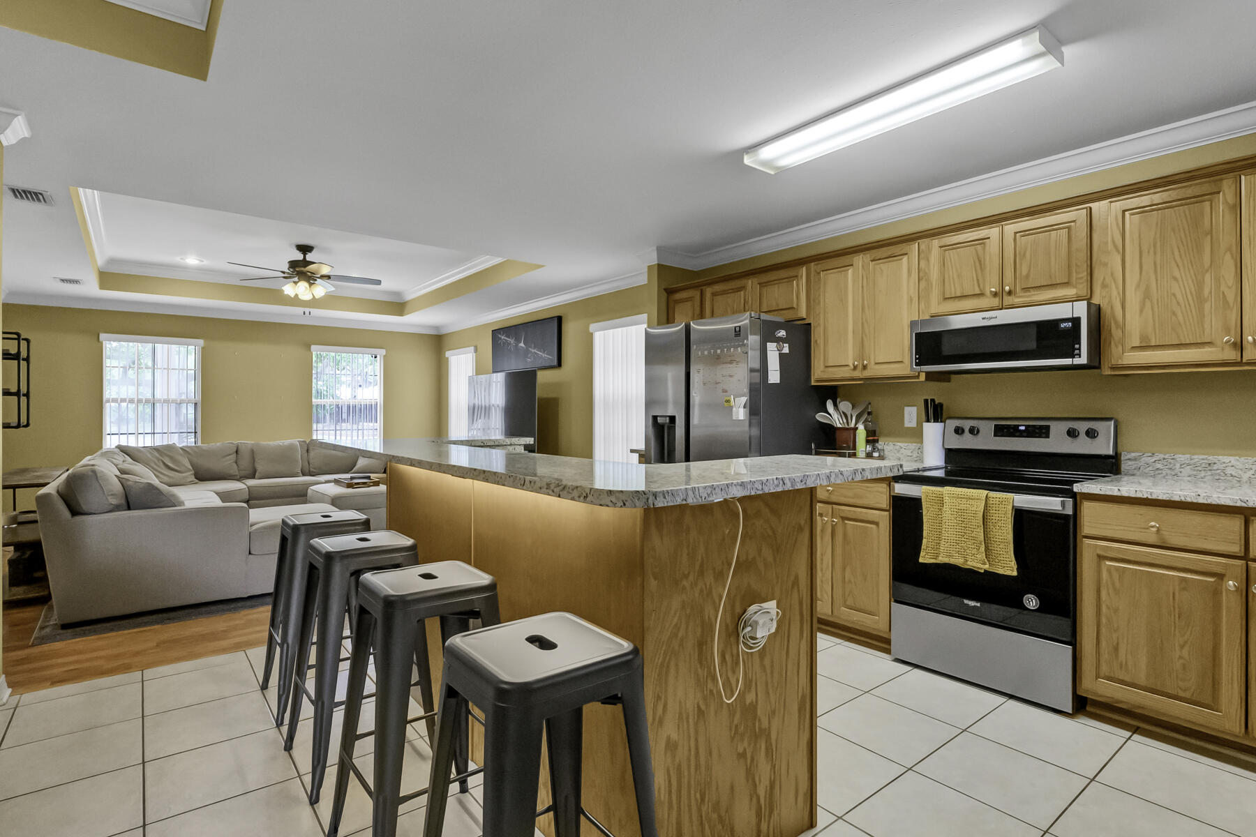 LAKESIDE VILLAGE - Residential Lease