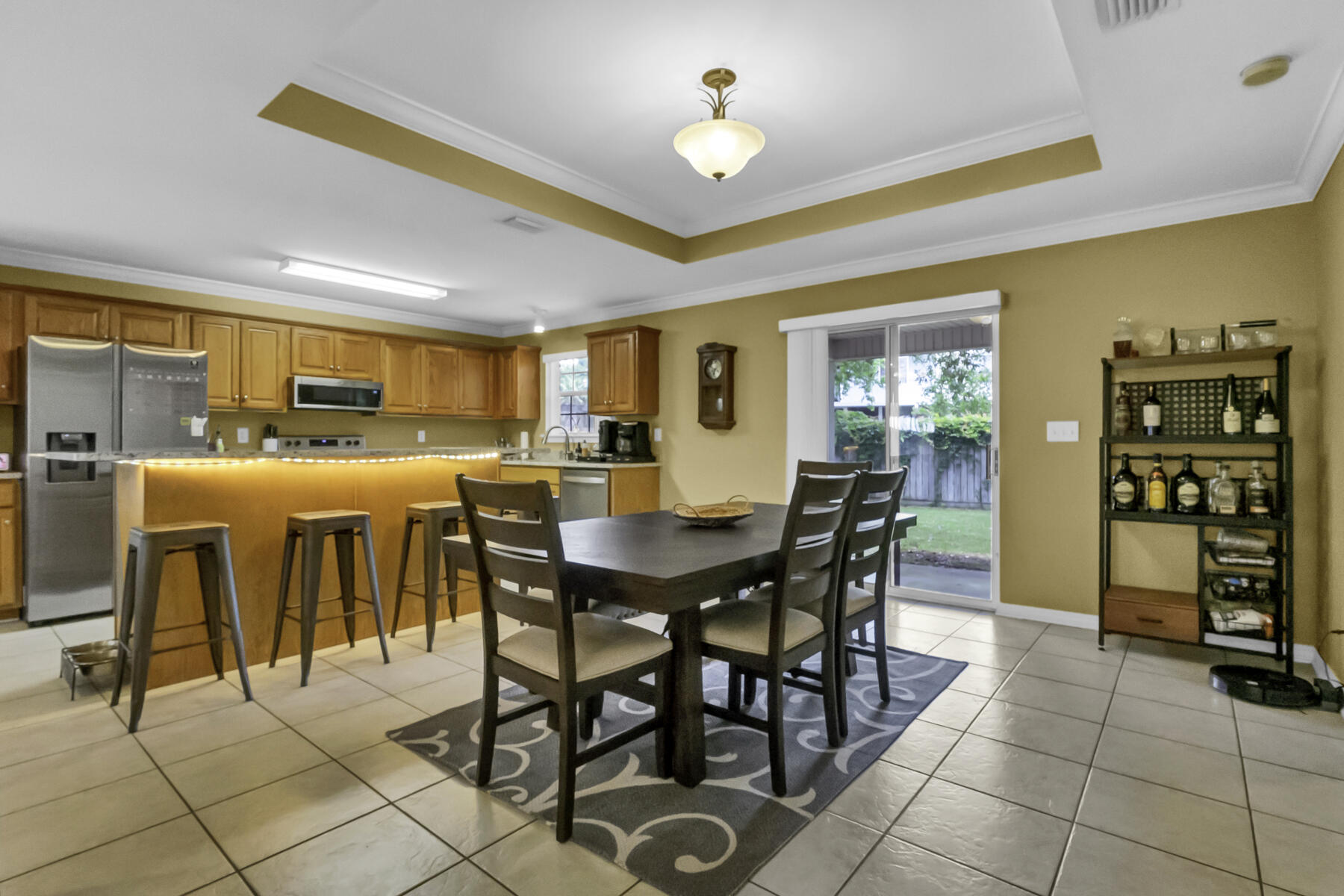 LAKESIDE VILLAGE - Residential Lease