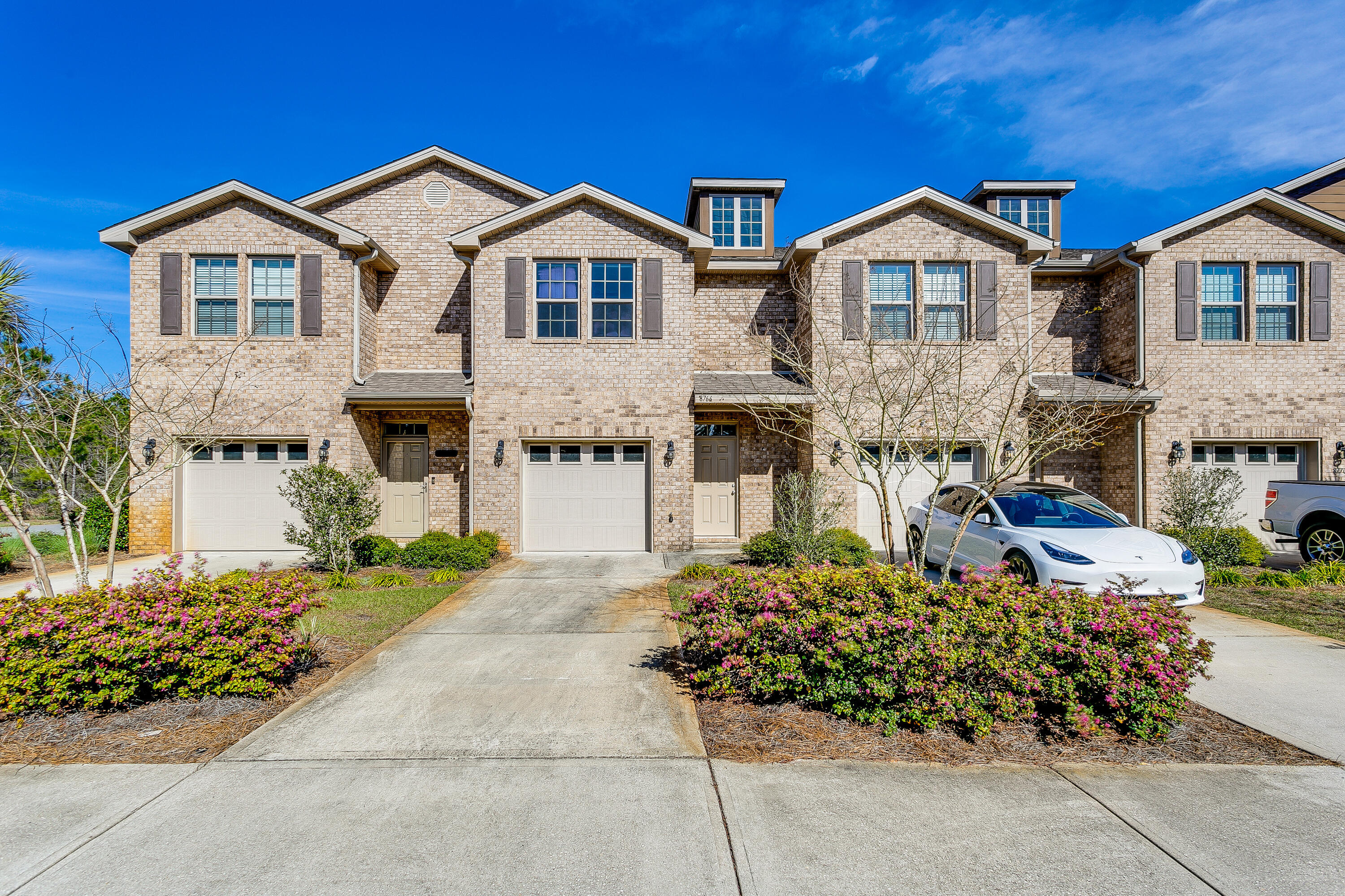 RESERVE POINTE - Residential