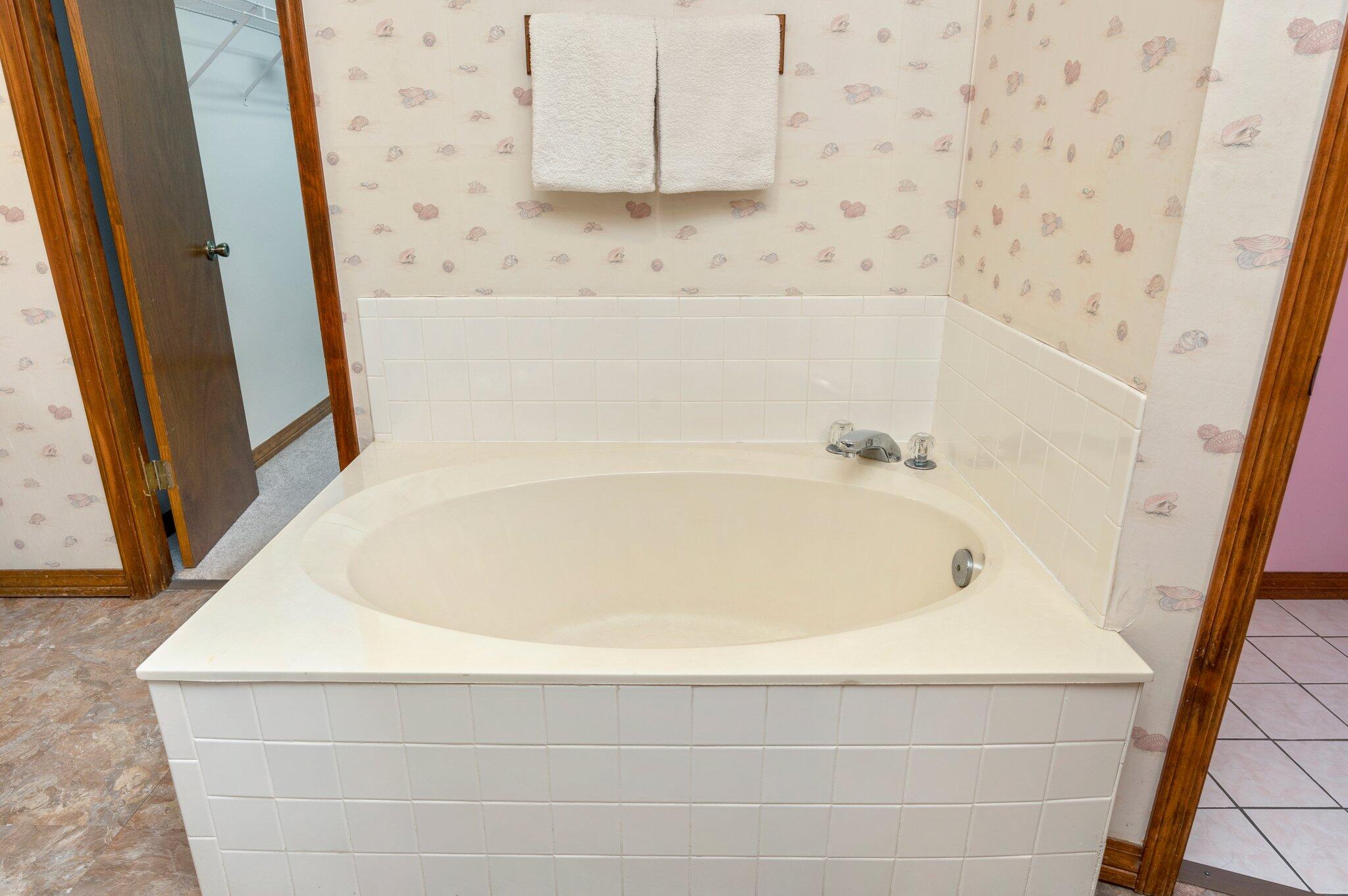 NORTHVIEW ESTATES 4TH ADDN - Residential