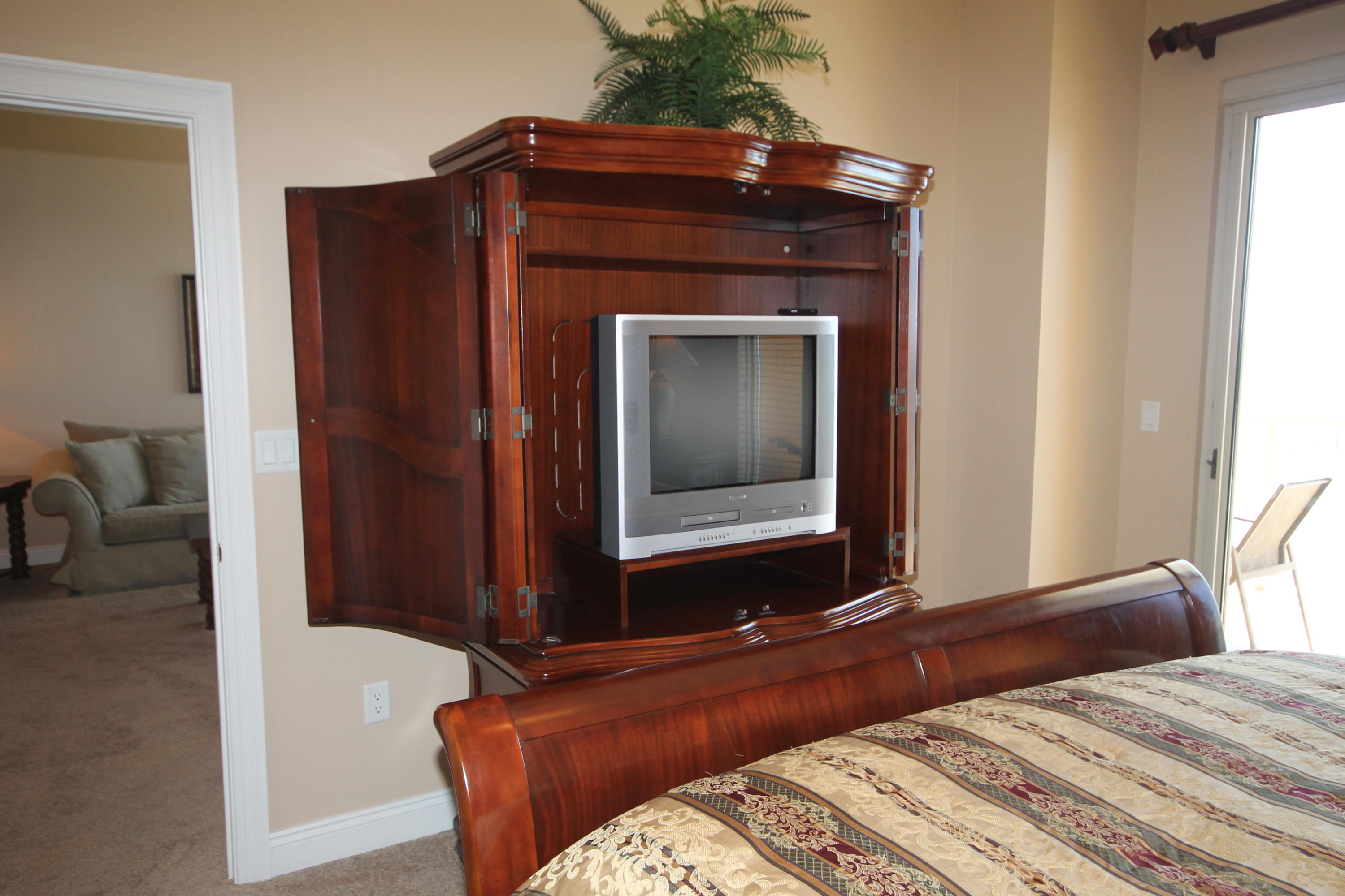 TREASURE ISLAND - Residential