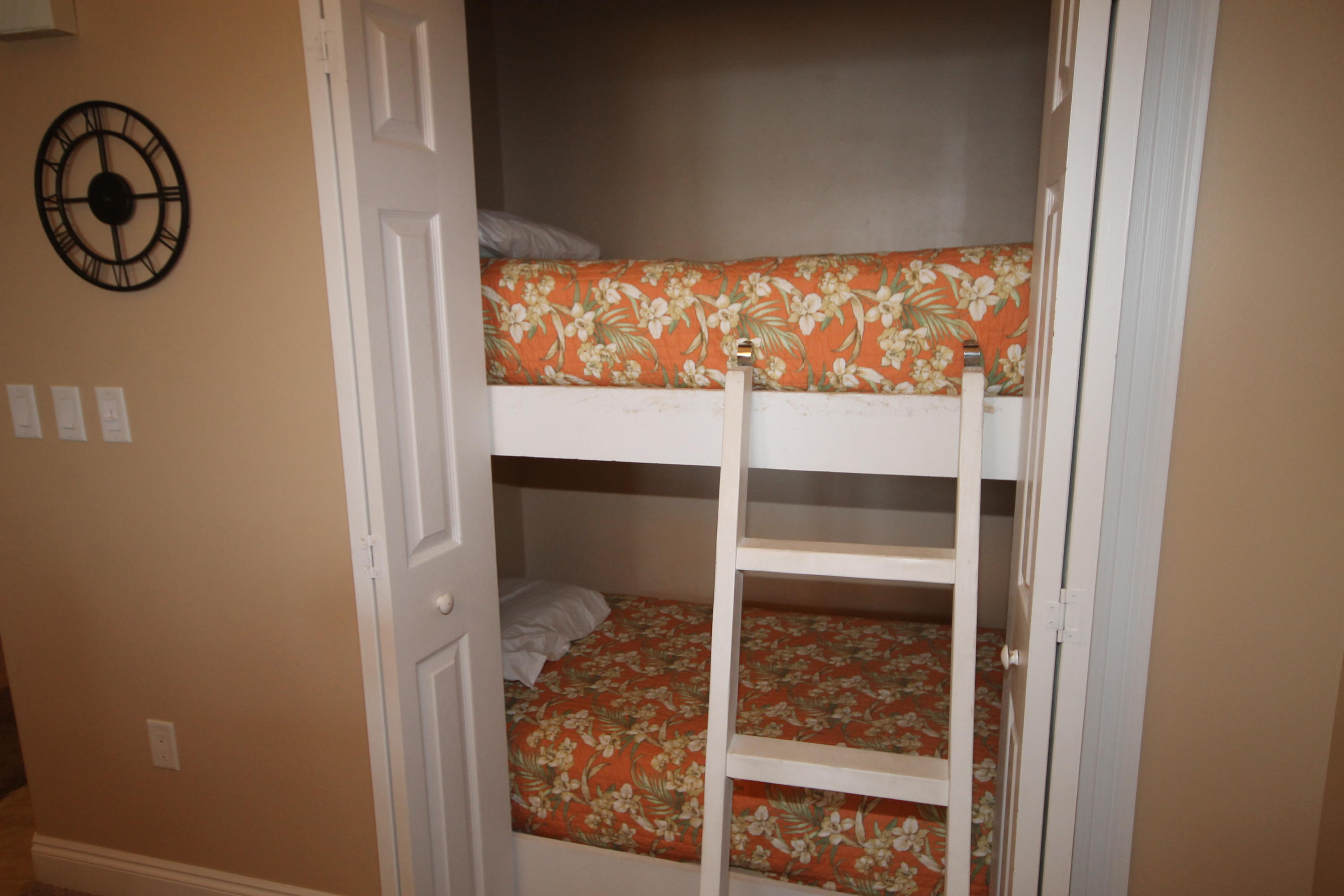 TREASURE ISLAND - Residential