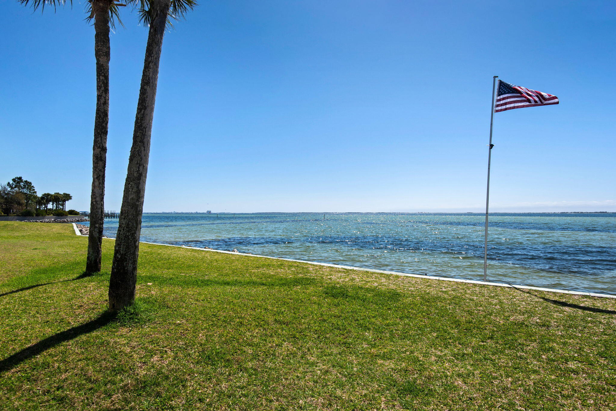 FINISTERRA CONDO - Residential