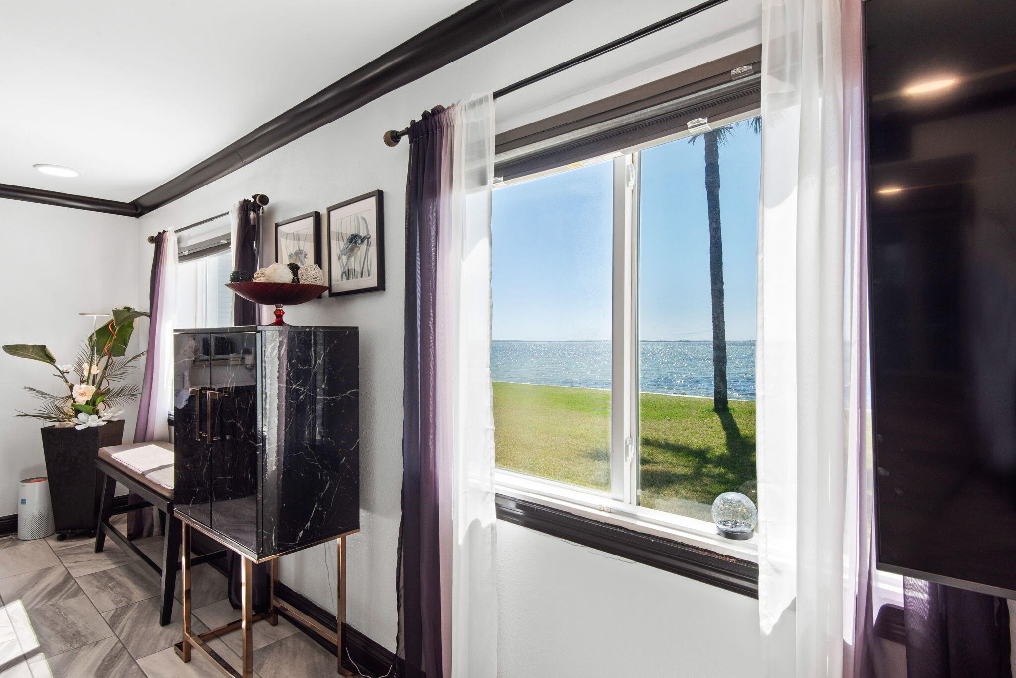 FINISTERRA CONDO - Residential