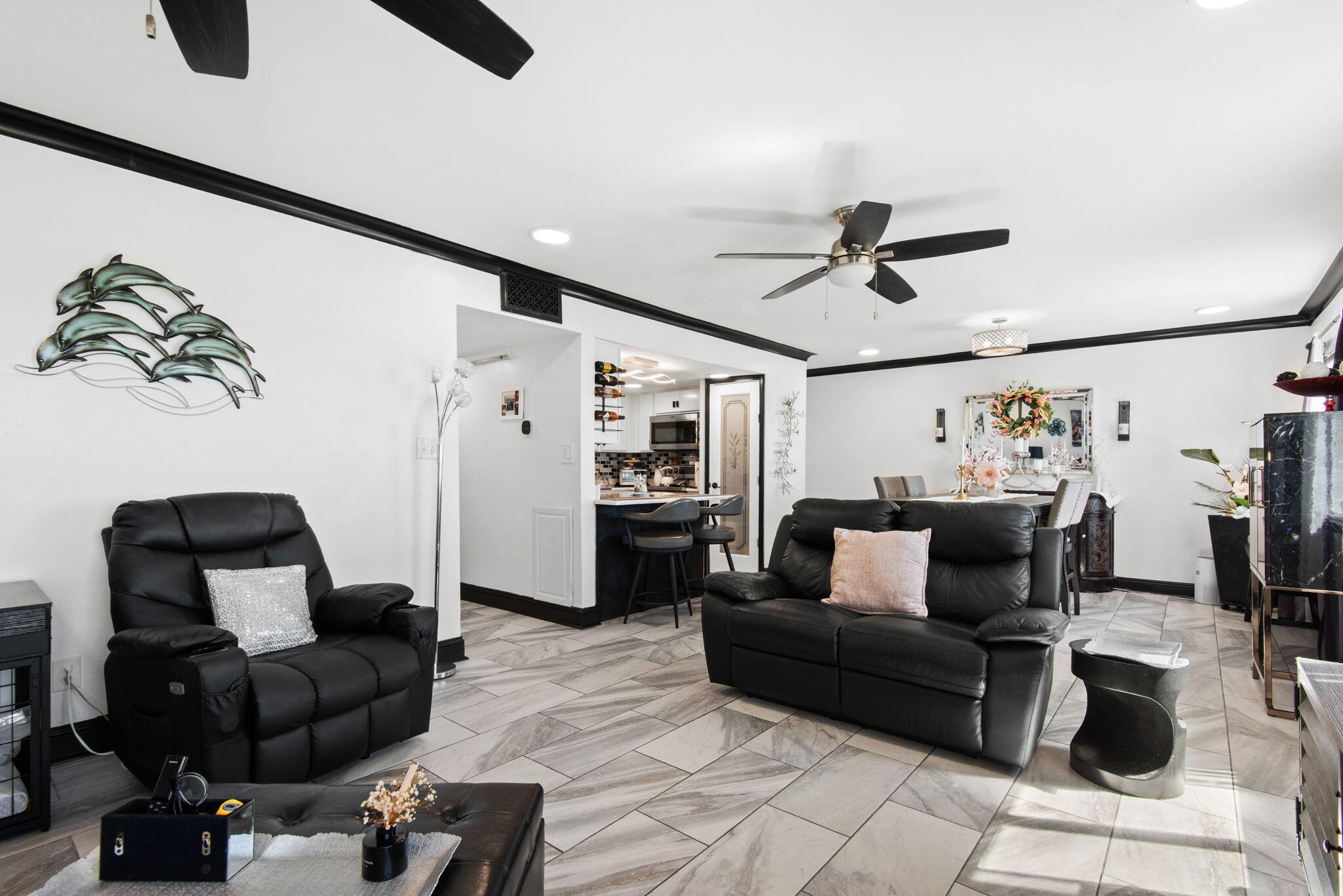 FINISTERRA CONDO - Residential