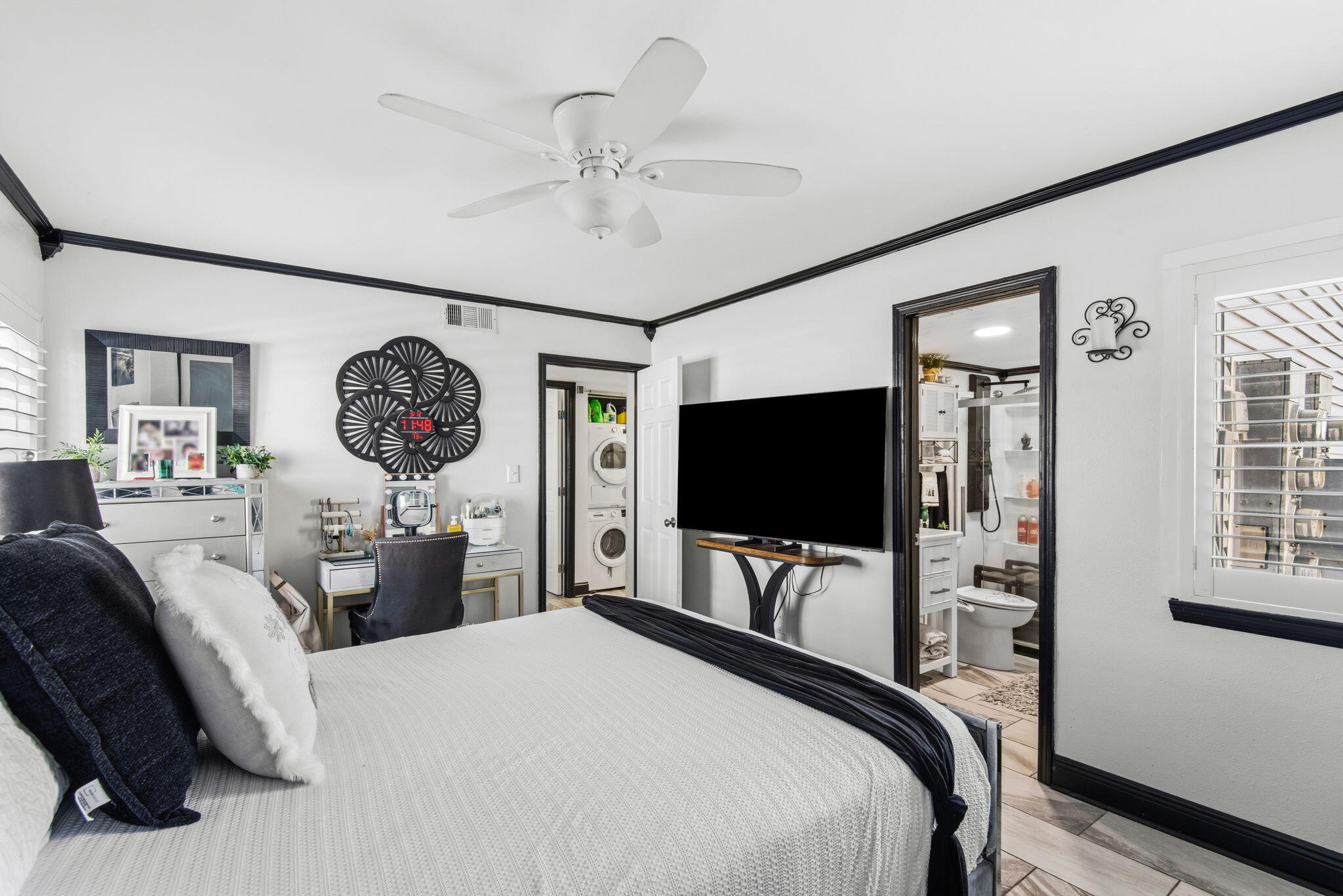 FINISTERRA CONDO - Residential