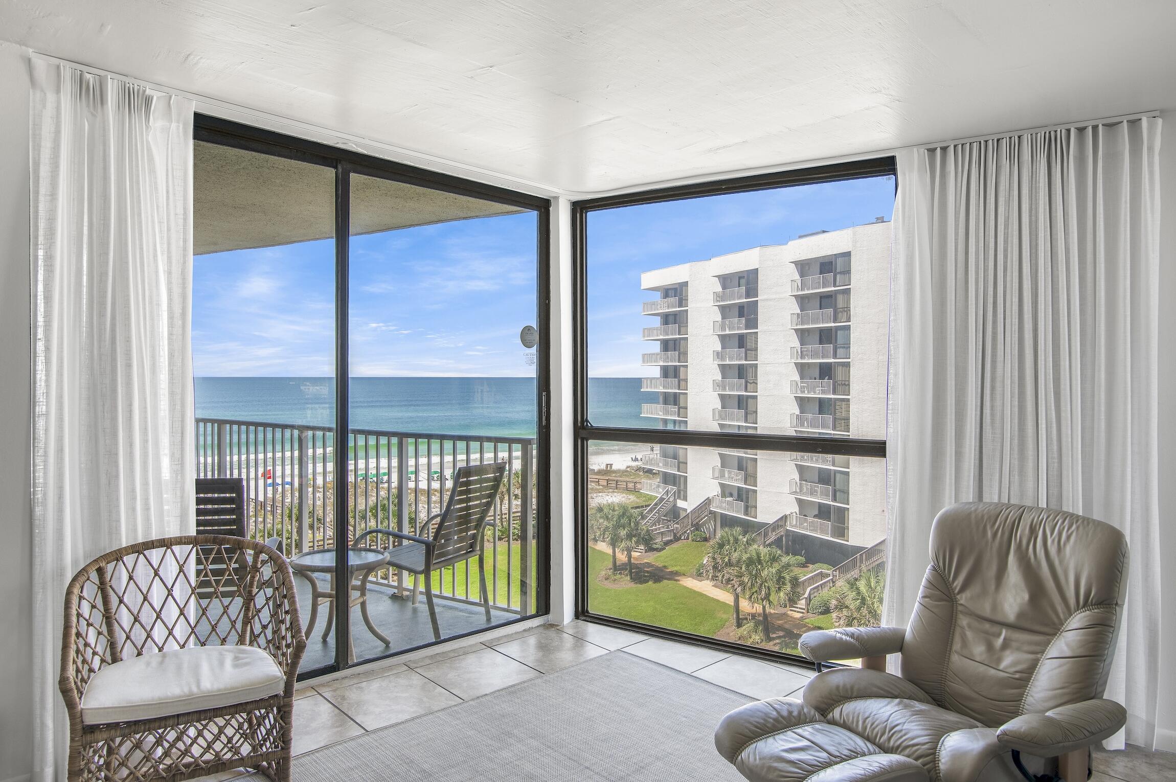 MAINSAIL CONDO PH 1 - Residential