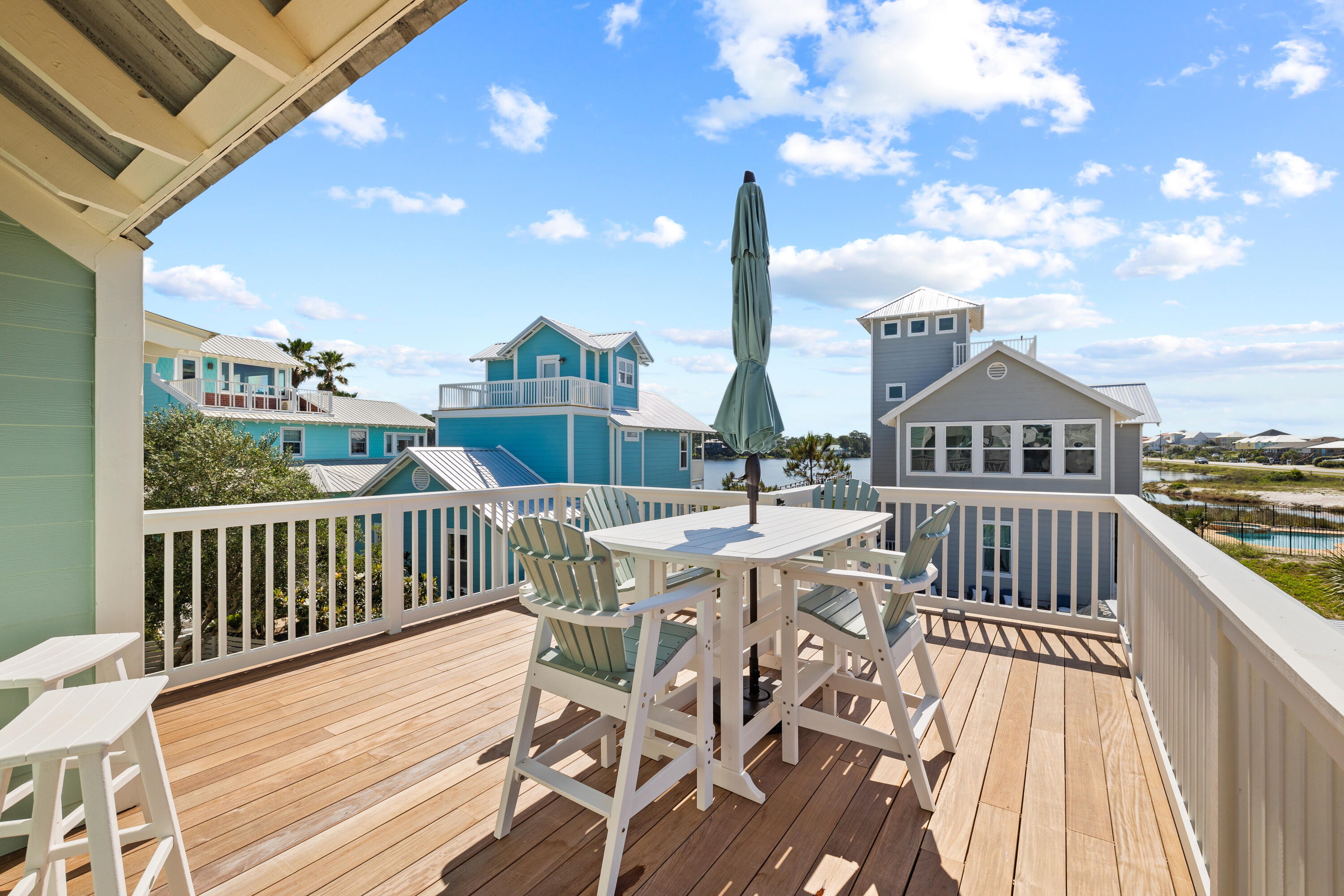 OYSTER LAKE - Residential