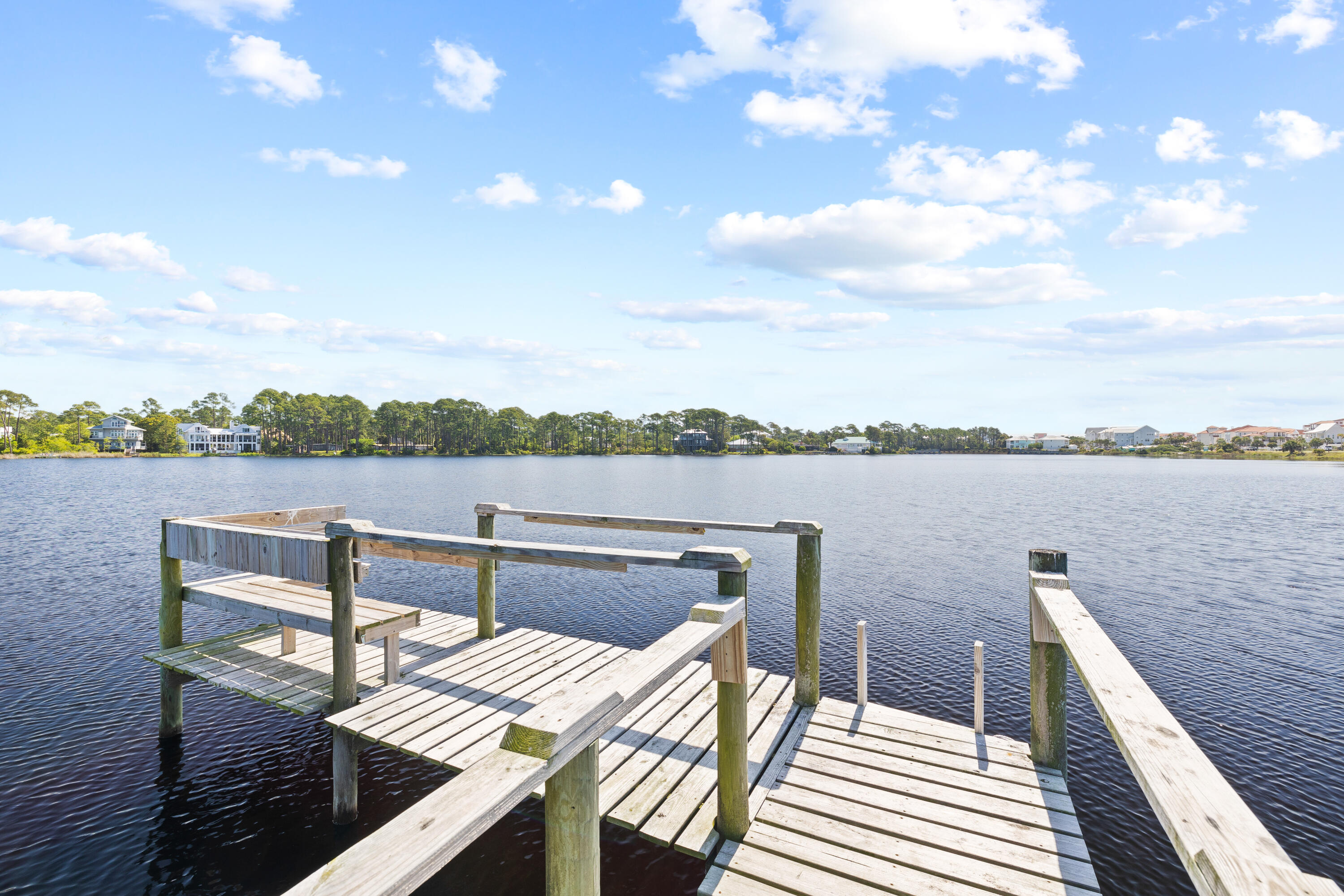 OYSTER LAKE - Residential