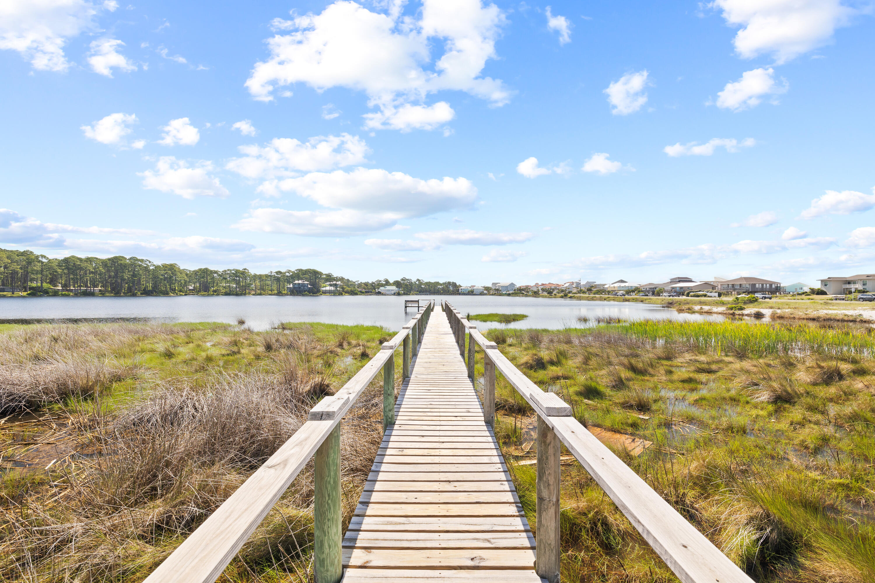 OYSTER LAKE - Residential