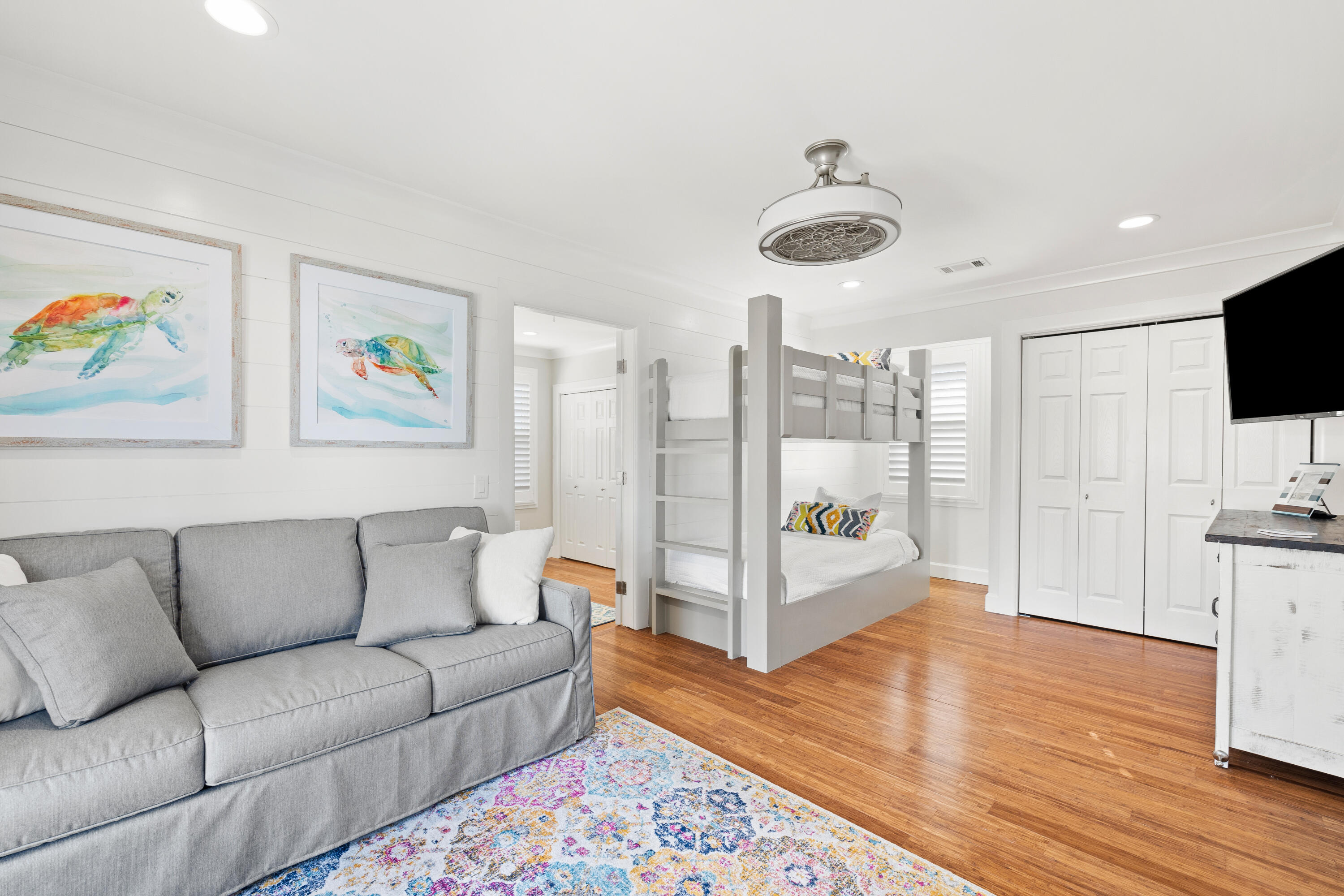 OYSTER LAKE - Residential