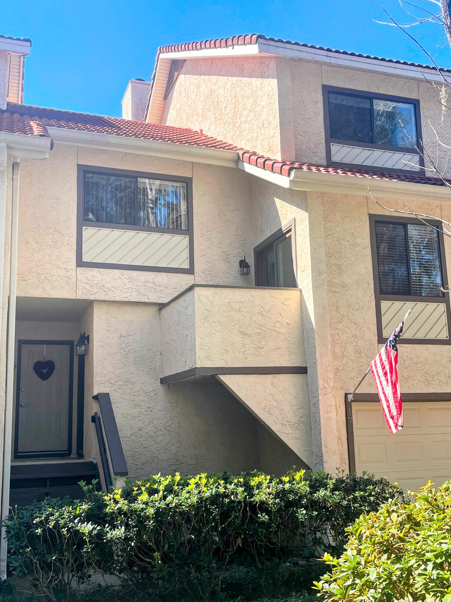 Best Price on the Water!!!Updated Townhome,with the option as a terrific investment or pernament home. Some of the best sunset views in all of Bluewater Bay Community.Cathedral Ceilings, Fireplace, open kitchen to dining and sun porch area. Two decks , one overlooking the bay, the other a grill deck off the kitchen.3 Bedrooms and 3 full bathrooms. Loft area on 3rd level with a bedroom, 4th level master suite, updated master bath and 3rd bedroom with full bath in hallway, 3rd full bath on the 1st level family room. Single car garage with large storage room.Walk to Marina and Schooners Restaurant .This is a great opportunity to live on the bay with all the peace and tranquility the water has to offer.