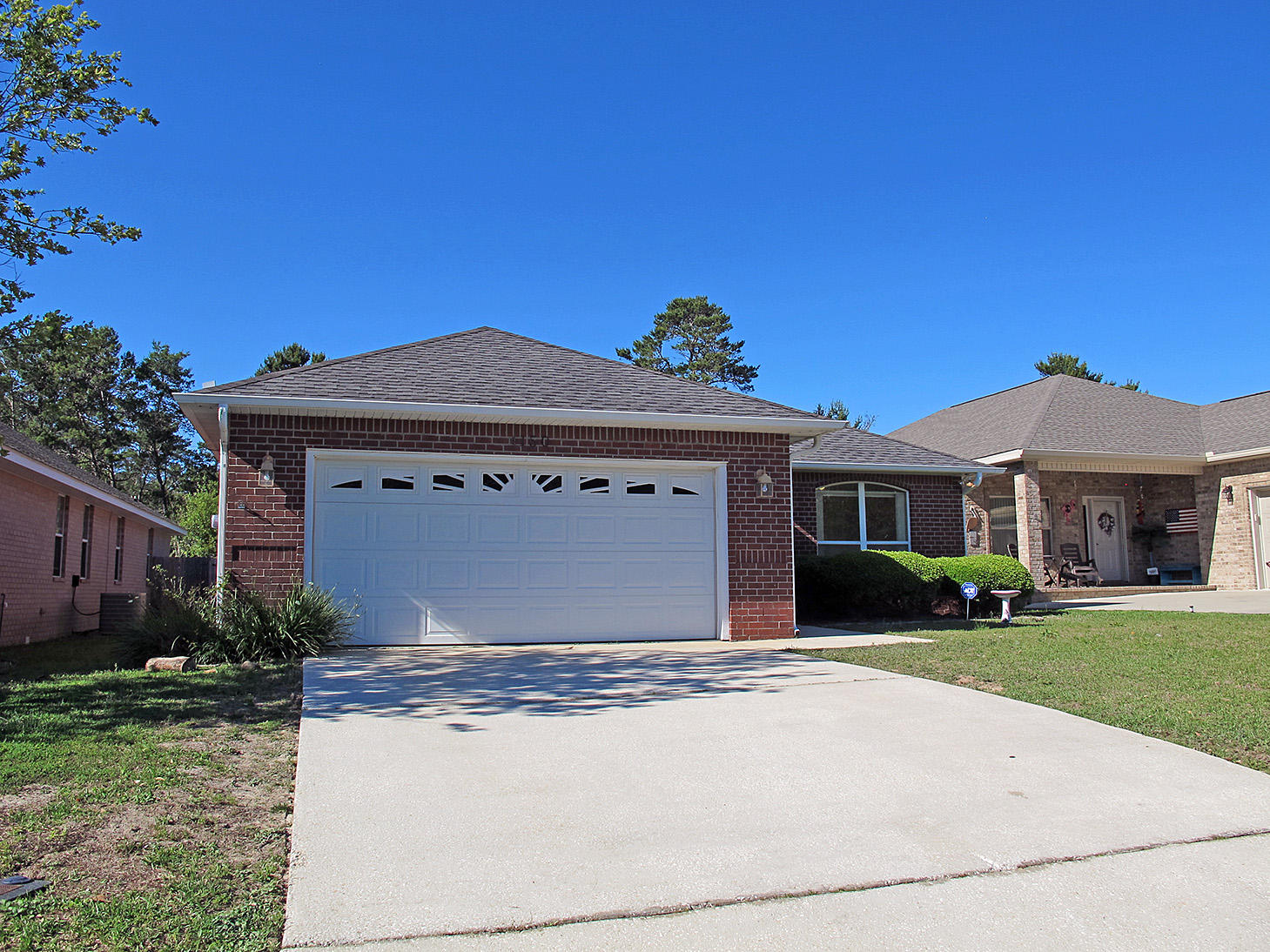 OAK POINTE - Residential