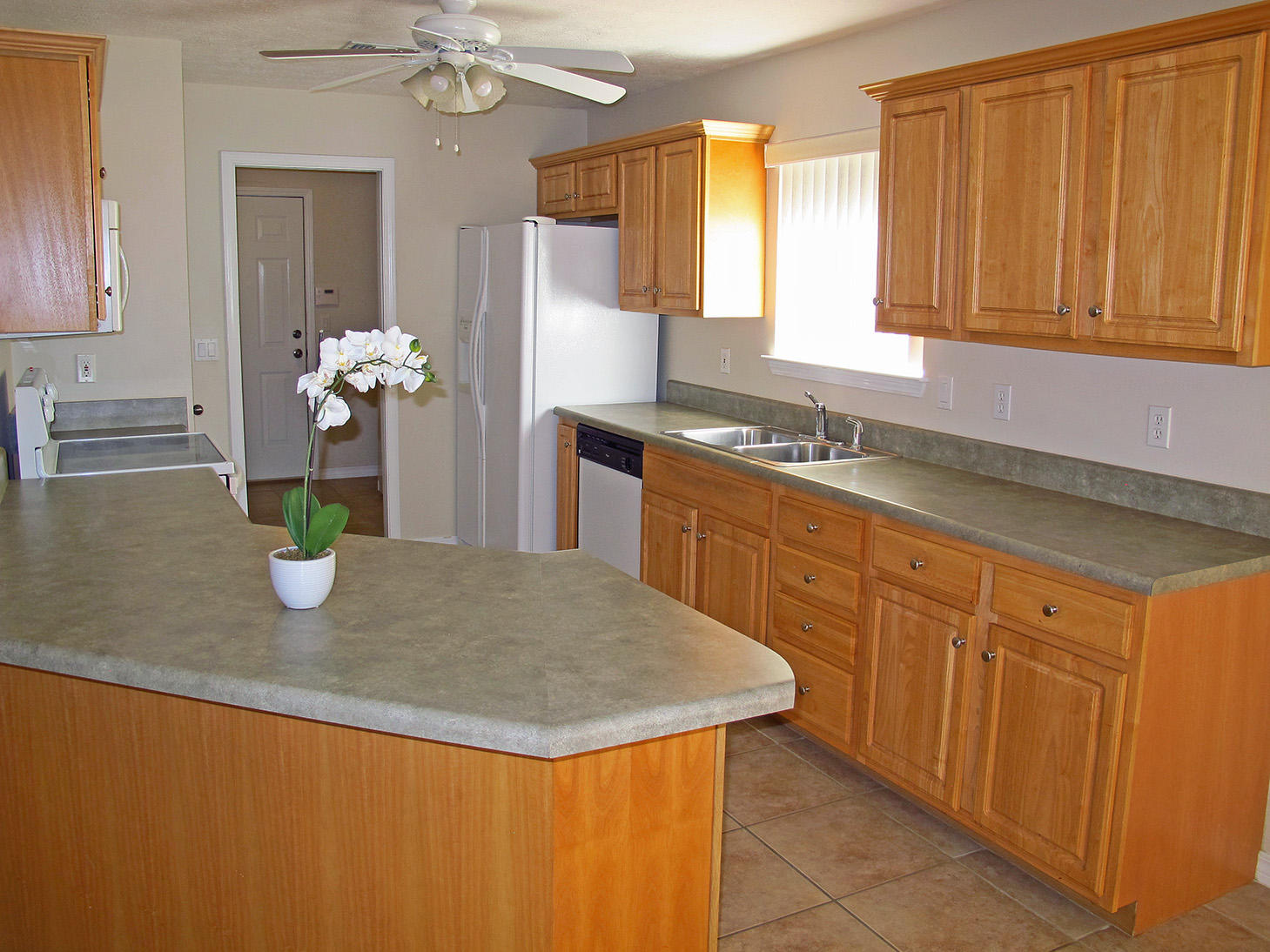 OAK POINTE - Residential