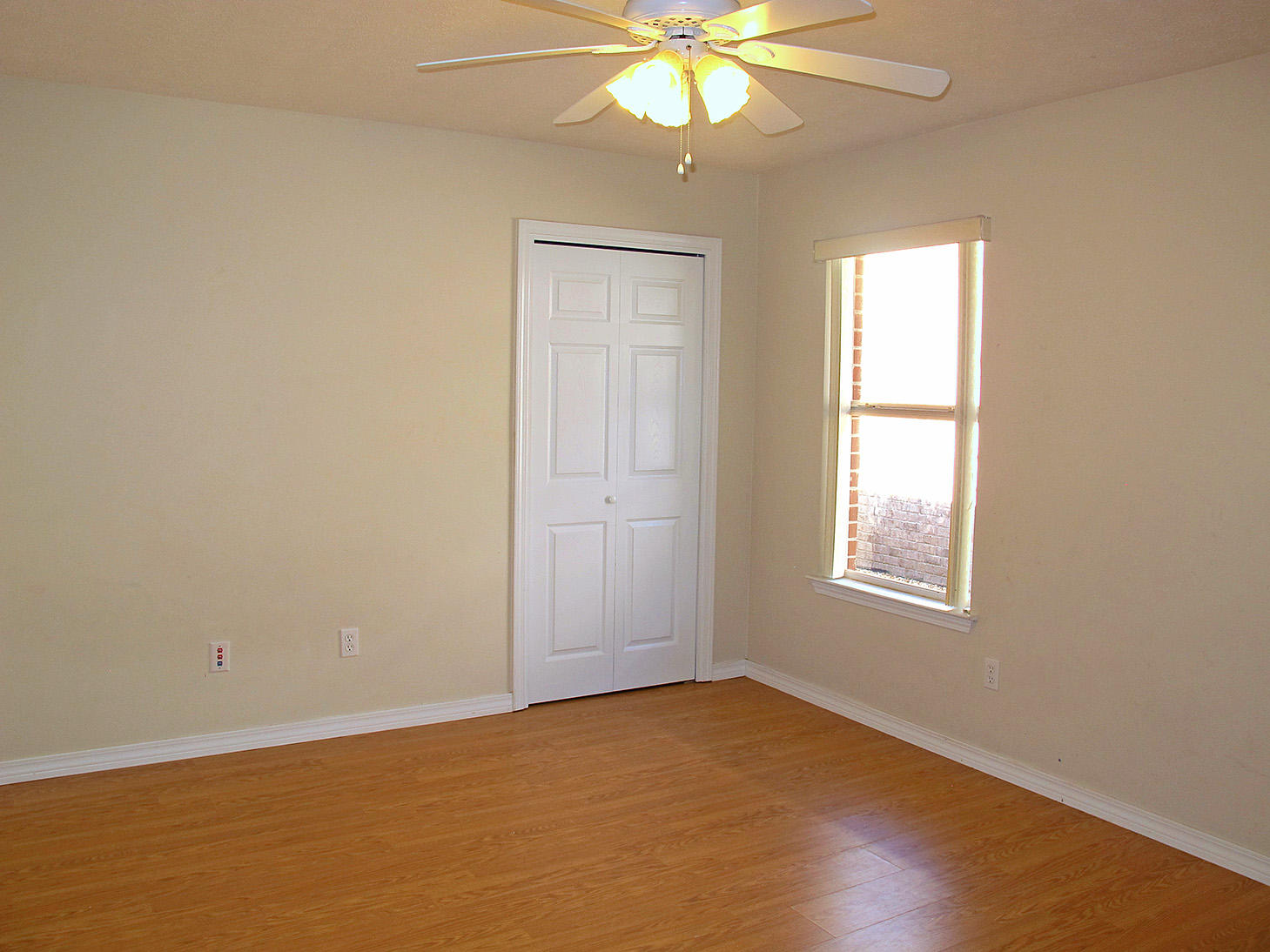 OAK POINTE - Residential