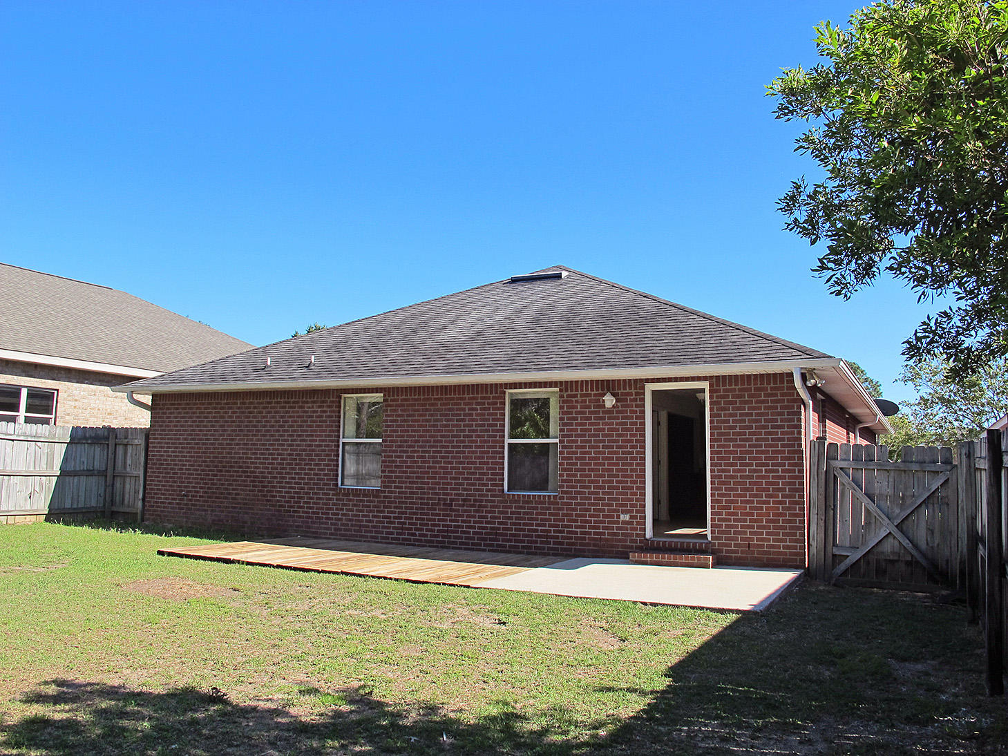 OAK POINTE - Residential