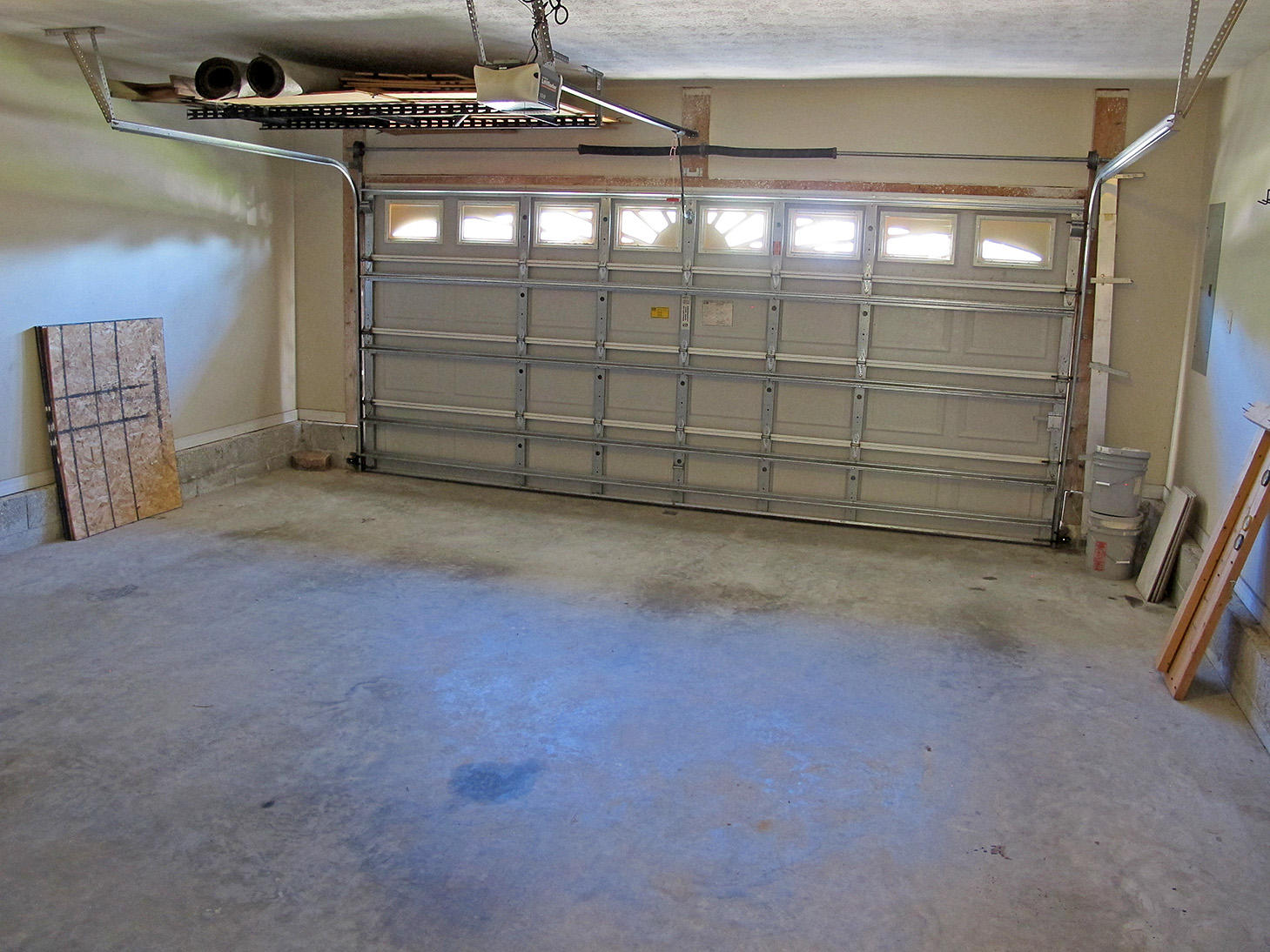 OAK POINTE - Residential