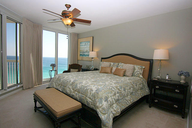 SILVER BEACH TOWERS - Residential