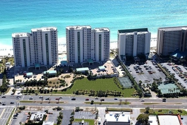 SILVER BEACH TOWERS - Residential