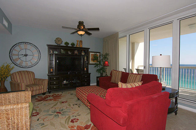 SILVER BEACH TOWERS - Residential