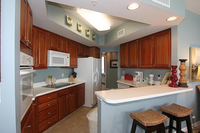 SILVER BEACH TOWERS - Residential