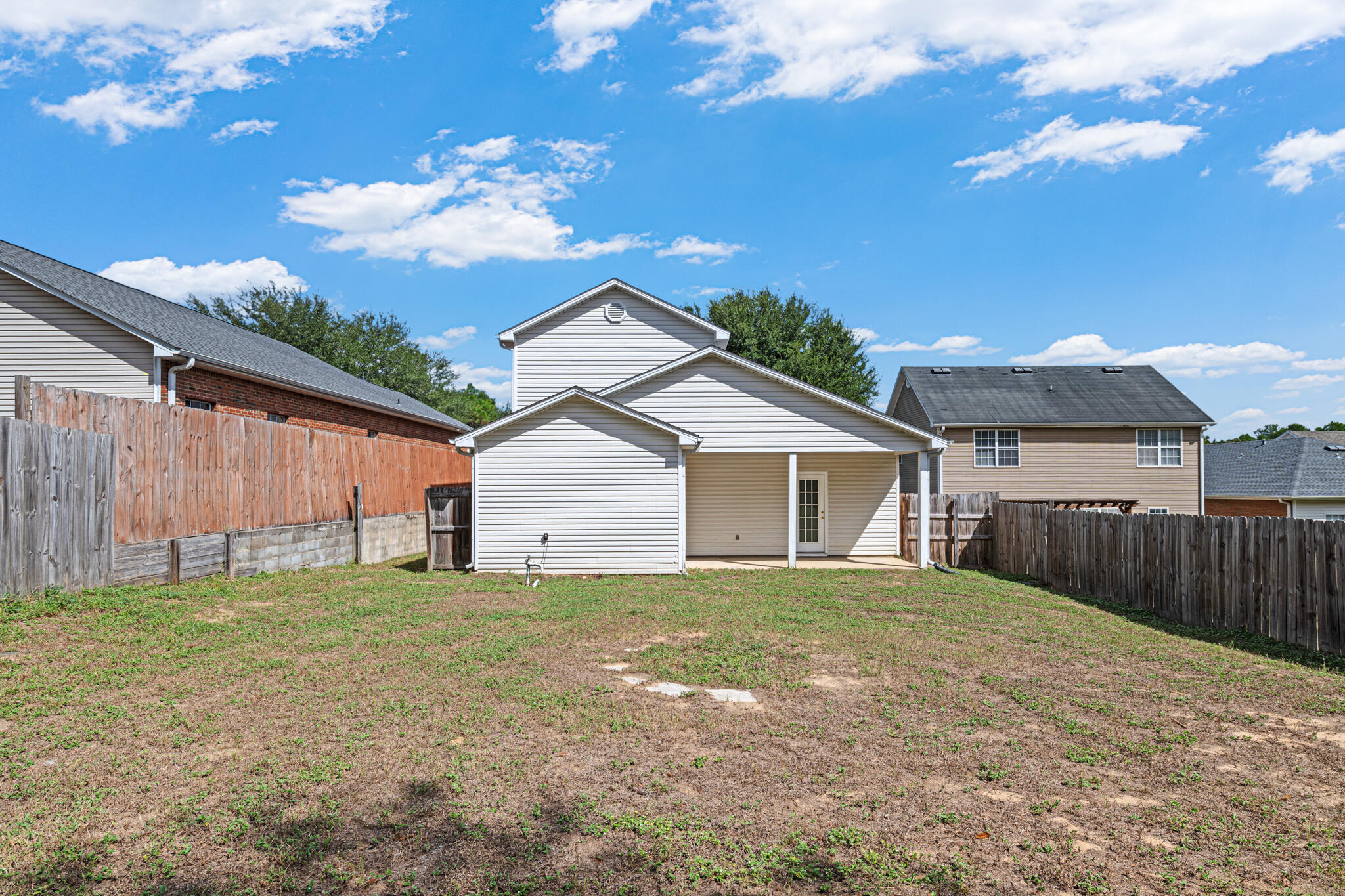 LAKE SILVER 1ST ADD - Residential Lease