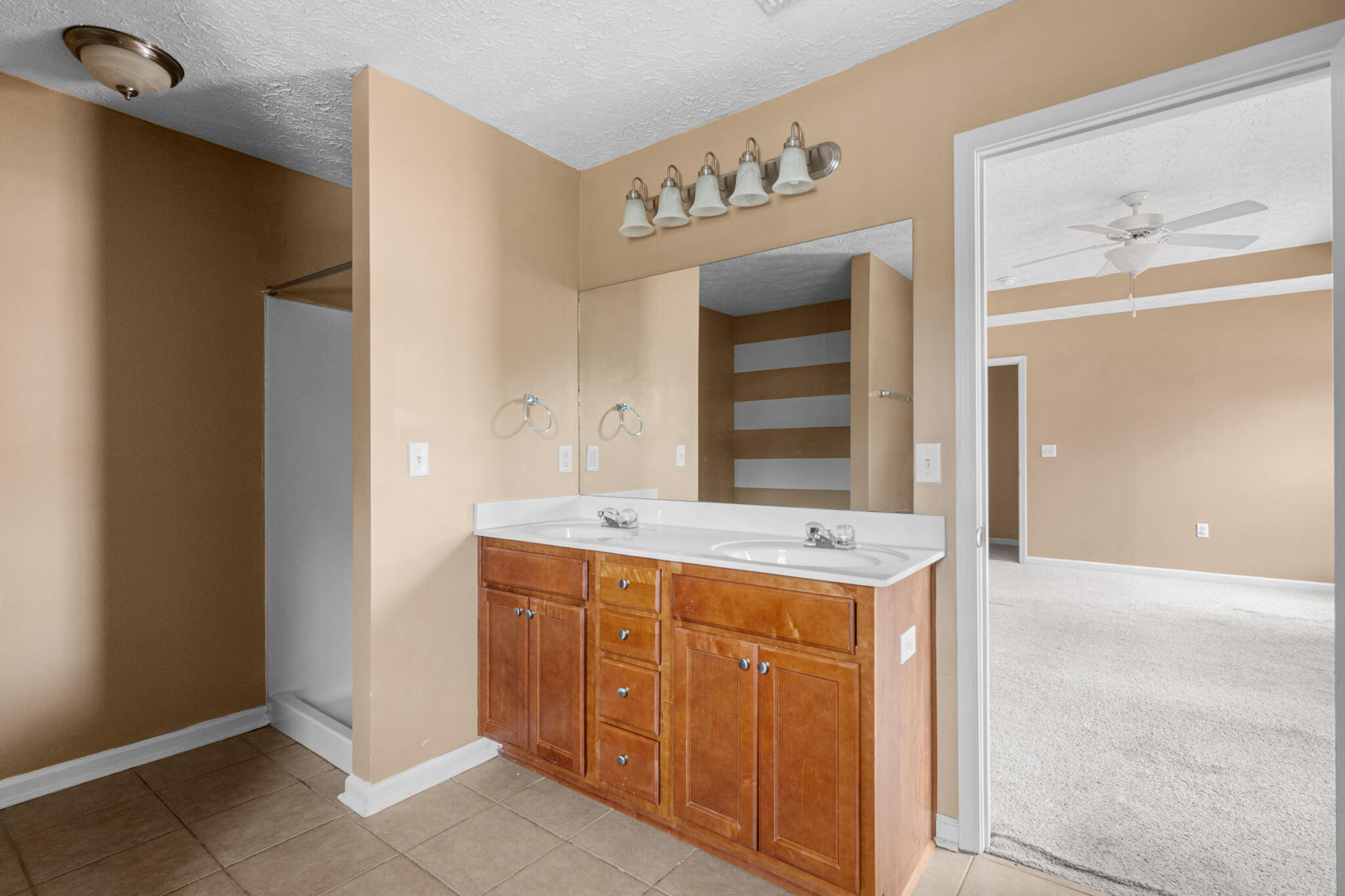 LAKE SILVER 1ST ADD - Residential Lease